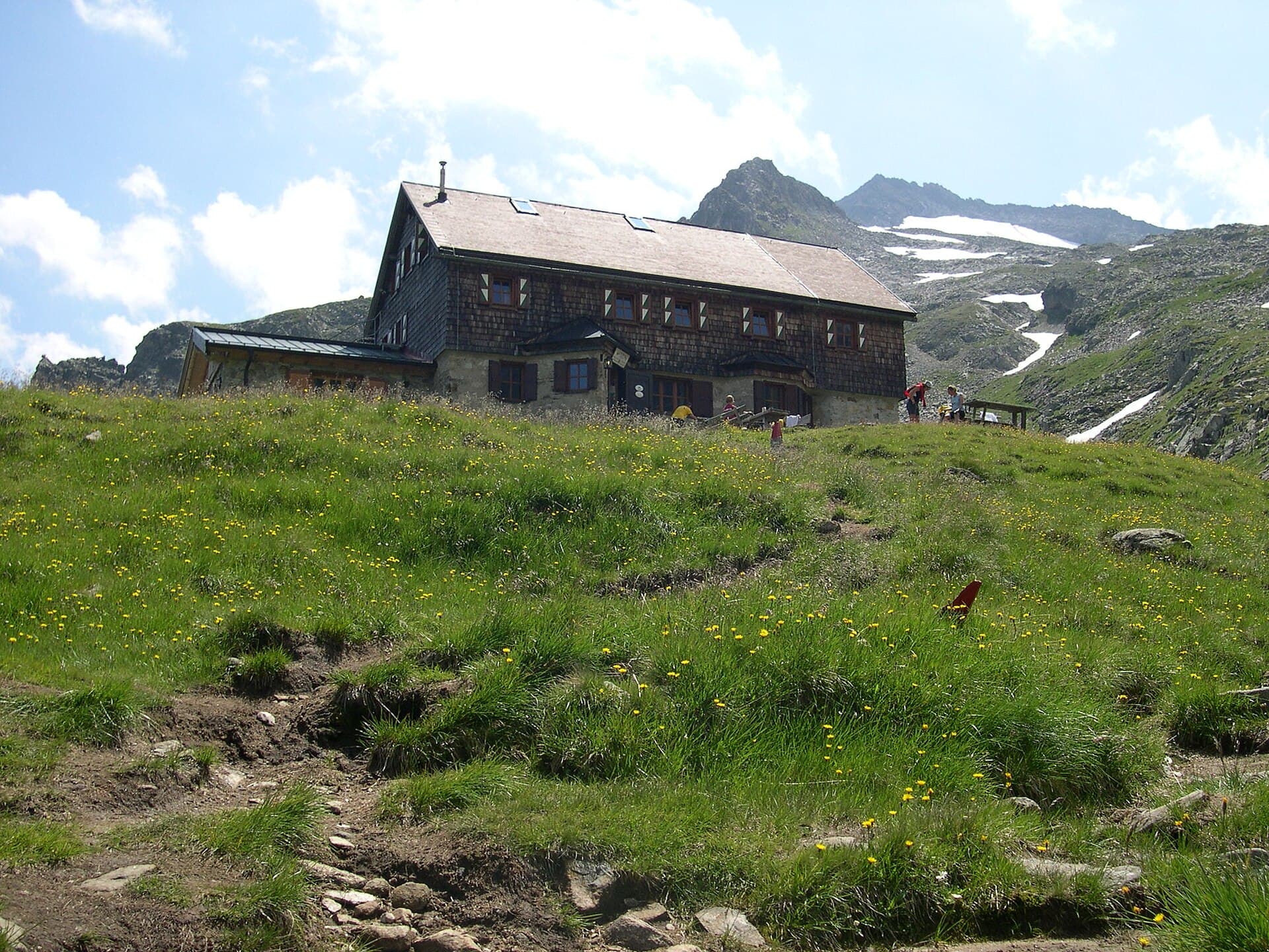 Neue Fürther Hütte (via Wikimedia Commons, CC BY-SA 3.0)