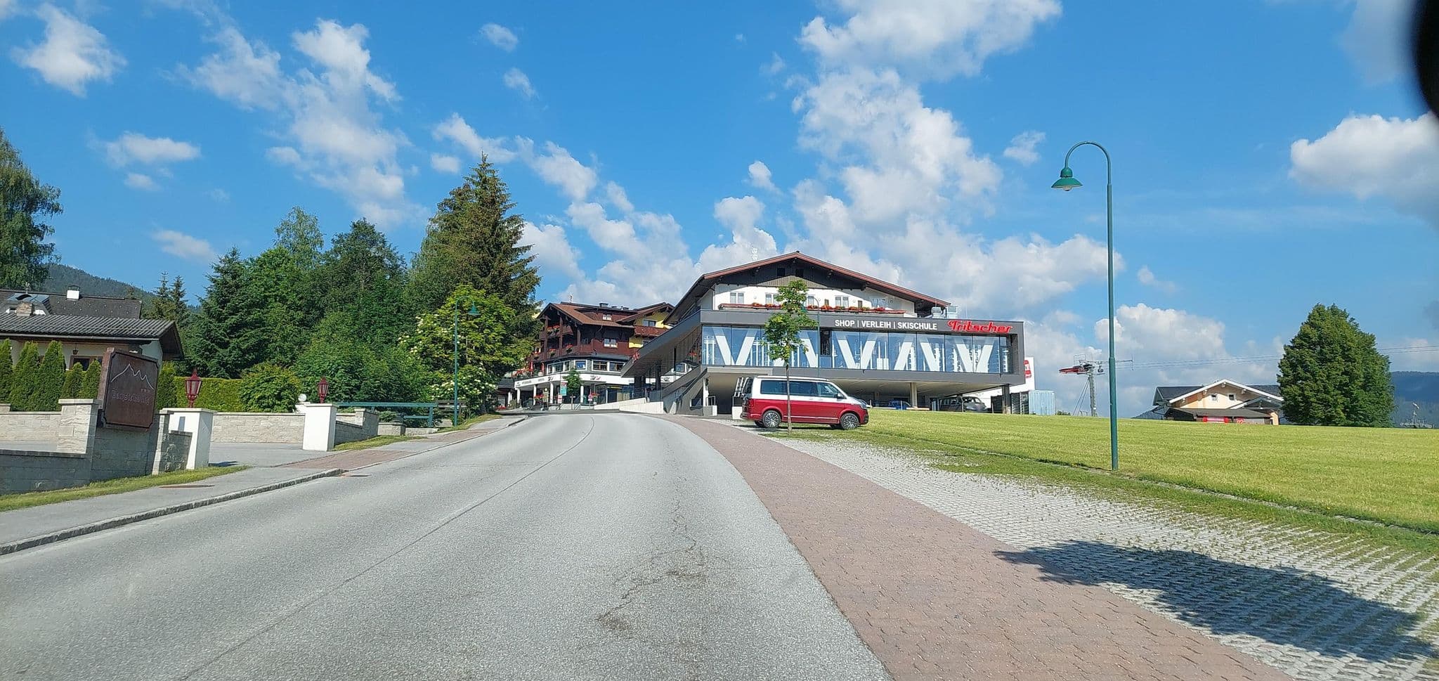 Street view near Dachsteinblick, Schladming — © gzin (CC BY-SA · Mapillary)