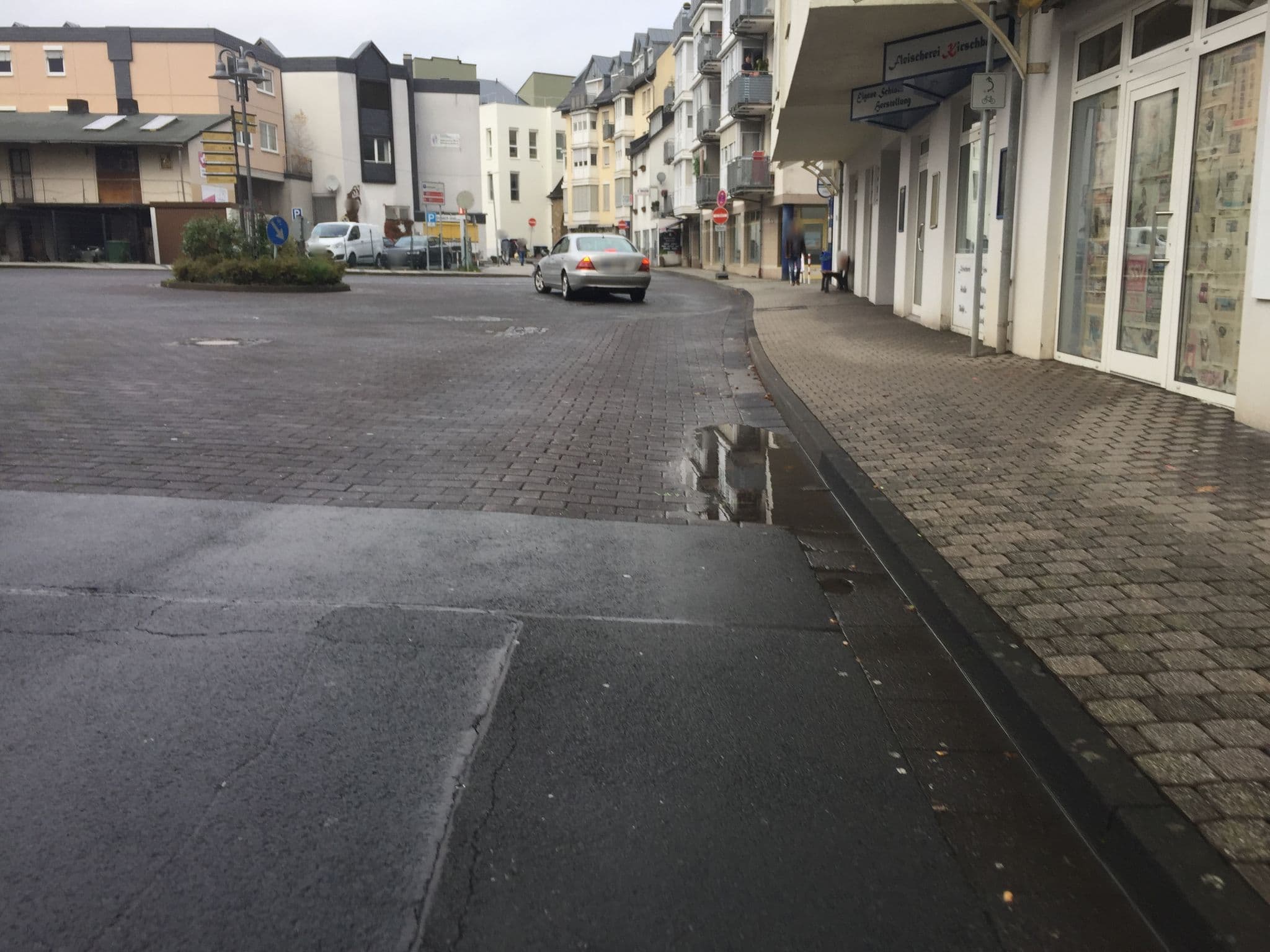 Street view near Liebezeit, Dillenburg — © troher15 (CC BY-SA · Mapillary)