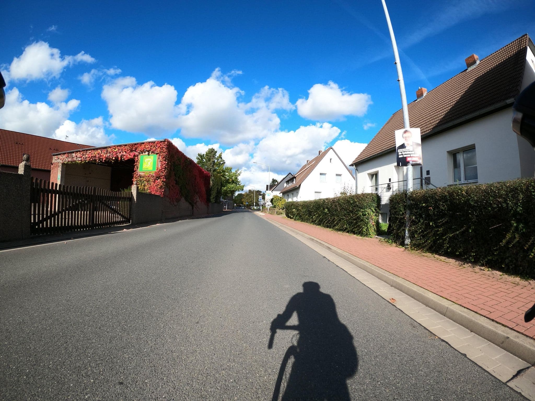 Street view near Landhotel Behre, Misburg-Süd — © Langfahrer (CC BY-SA · Mapillary)