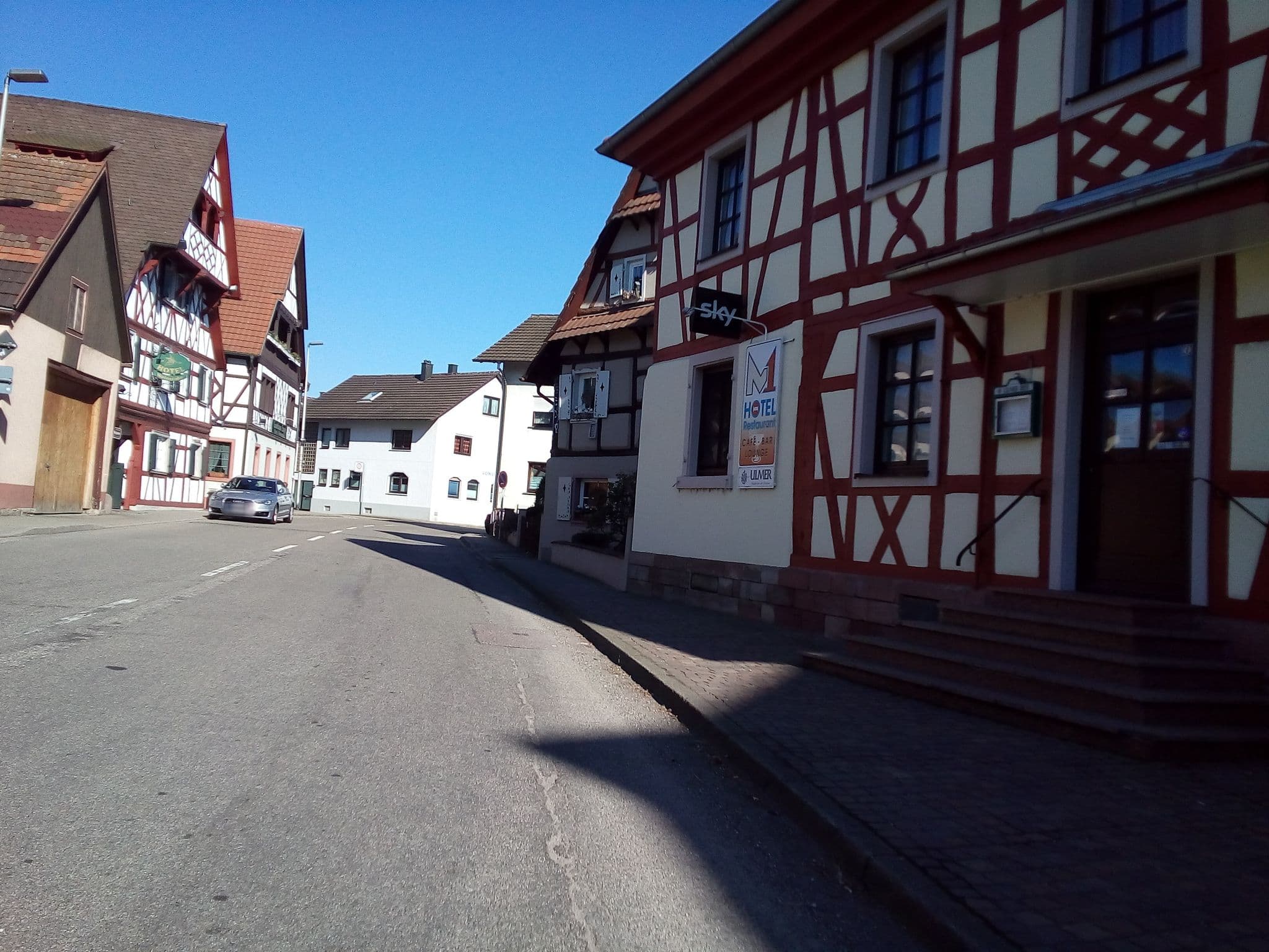 Street view near Hotel Restaurant Engel, Greffern — © karthoo (CC BY-SA · Mapillary)