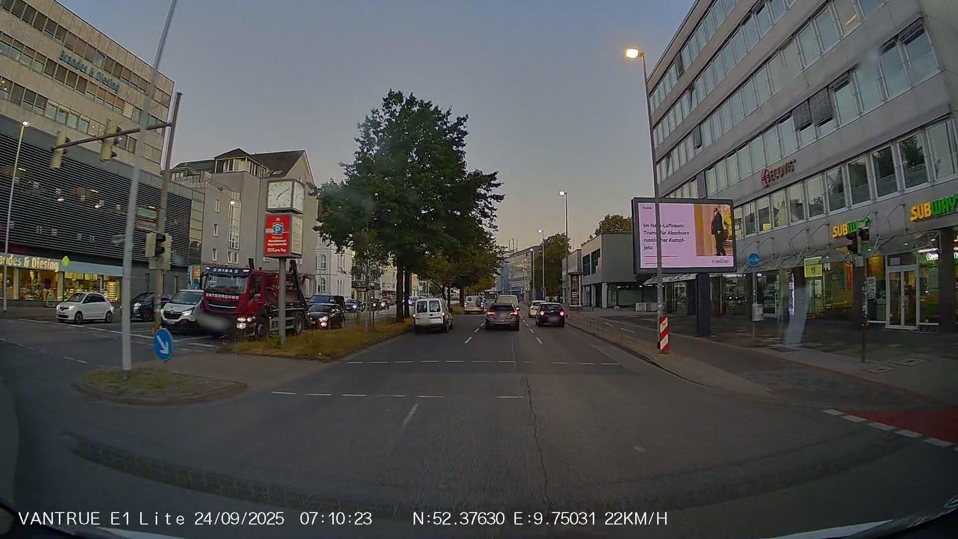 Street view near Hotel Königshof Am Funkturm, Oststadt — © Hightower- (CC BY-SA · Mapillary)