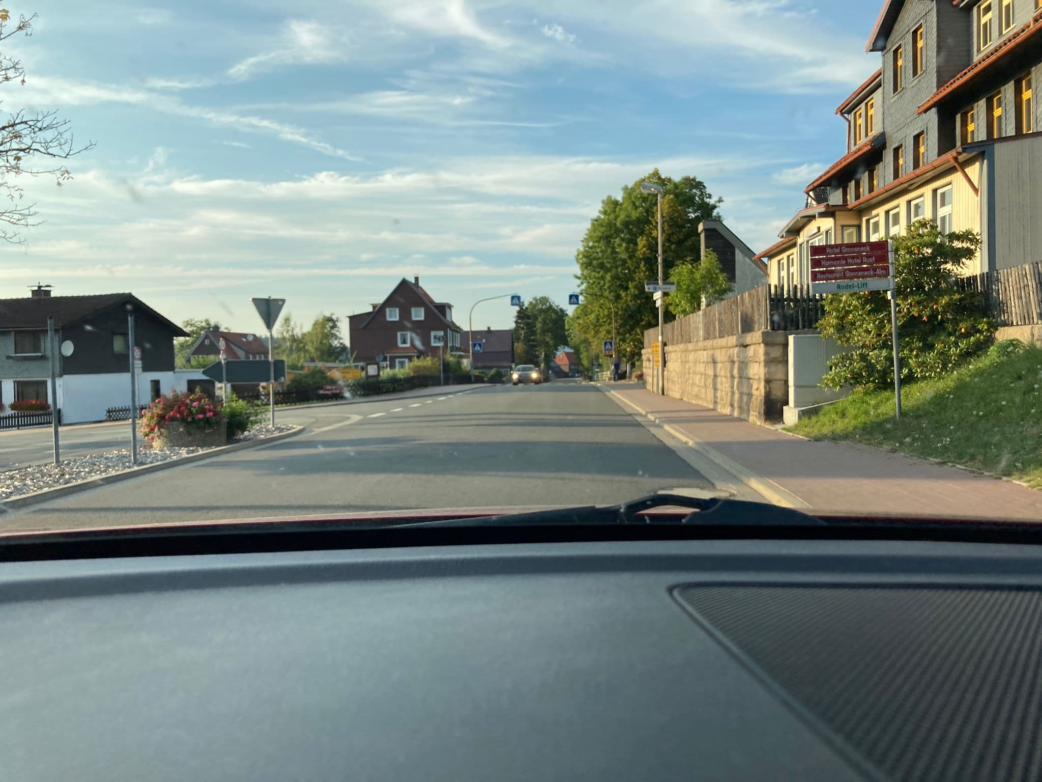 Street view near Herberge Hogeyz, Benneckenstein — © flormeow26 (CC BY-SA · Mapillary)