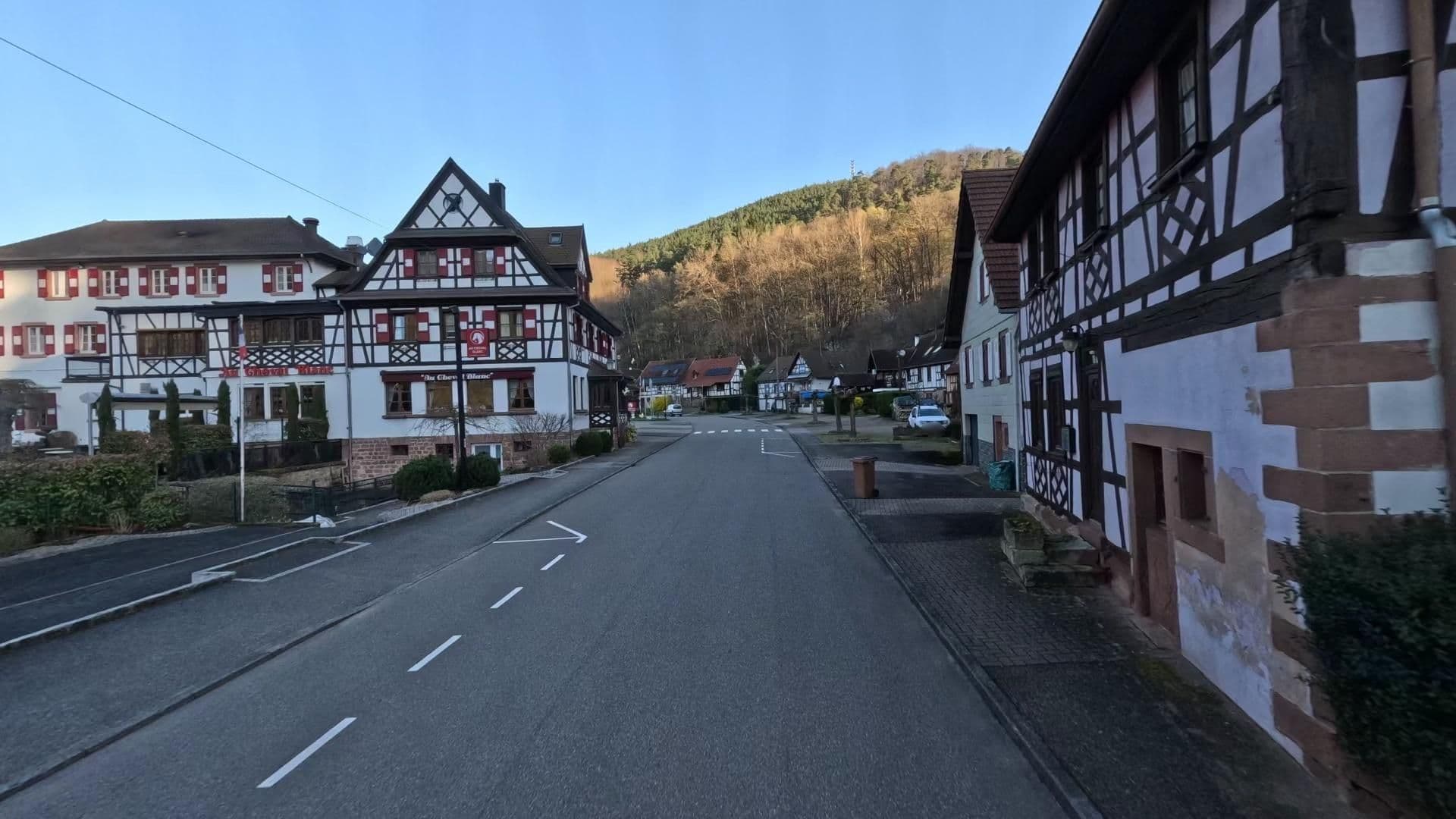 Street view near Hôtel Au Cheval Blanc, Fischbach — © bct (CC BY-SA · Mapillary)