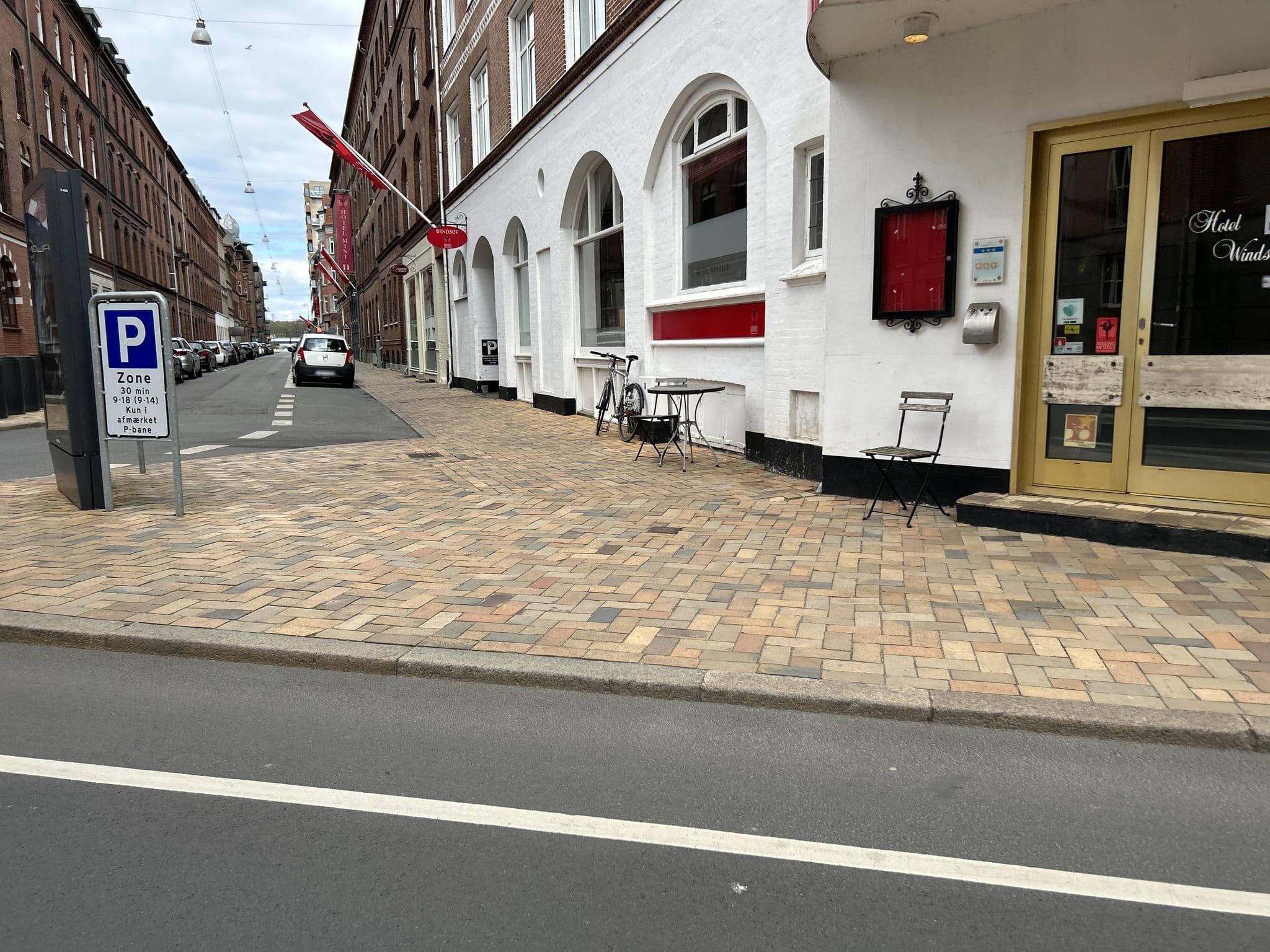 Street view near Hotel Windsor, Odense — © railorama (CC BY-SA · Mapillary)