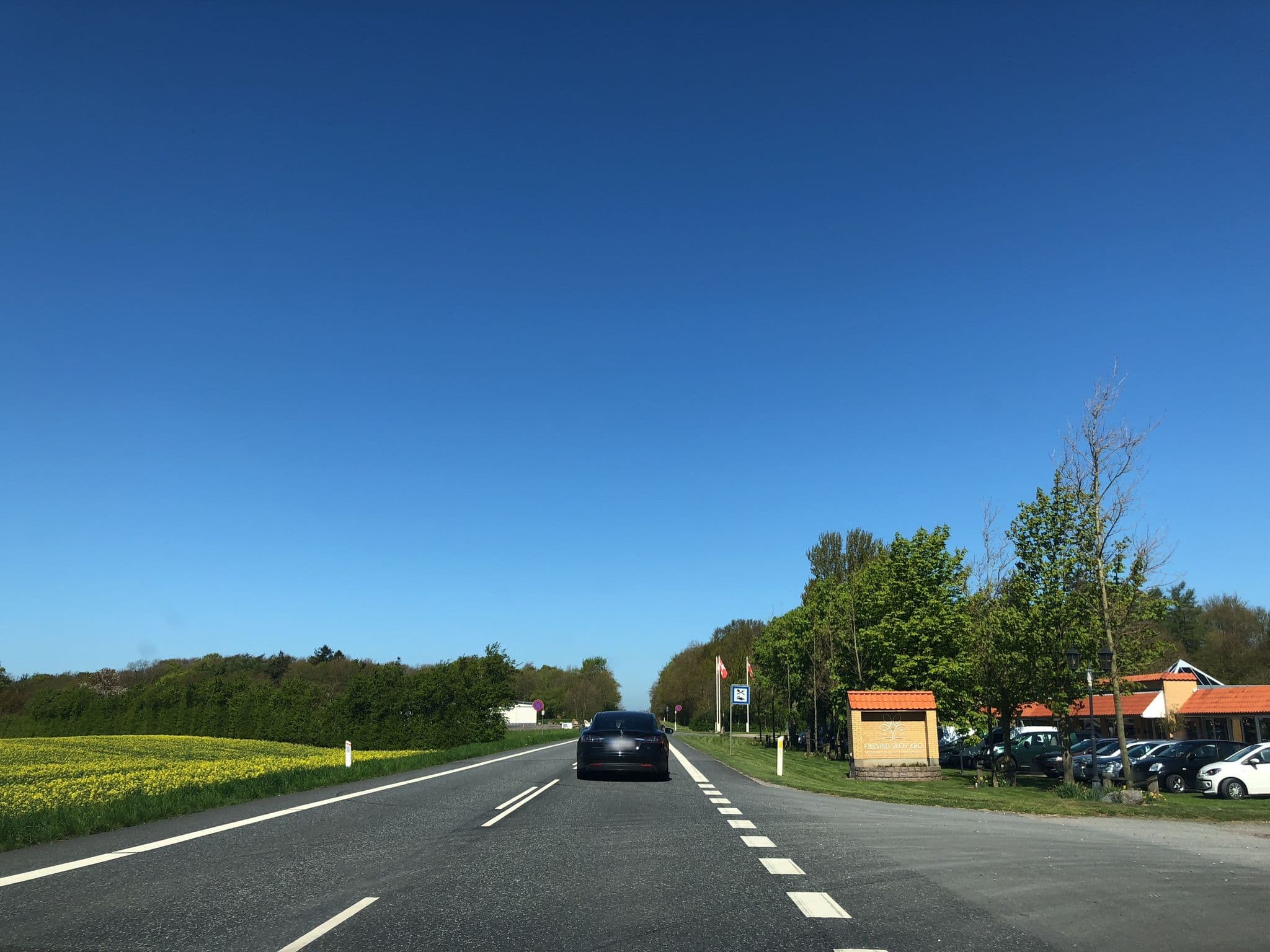 Street view near Fjelsted Skov Hotel, Brenderup — © rikkekofoed (CC BY-SA · Mapillary)