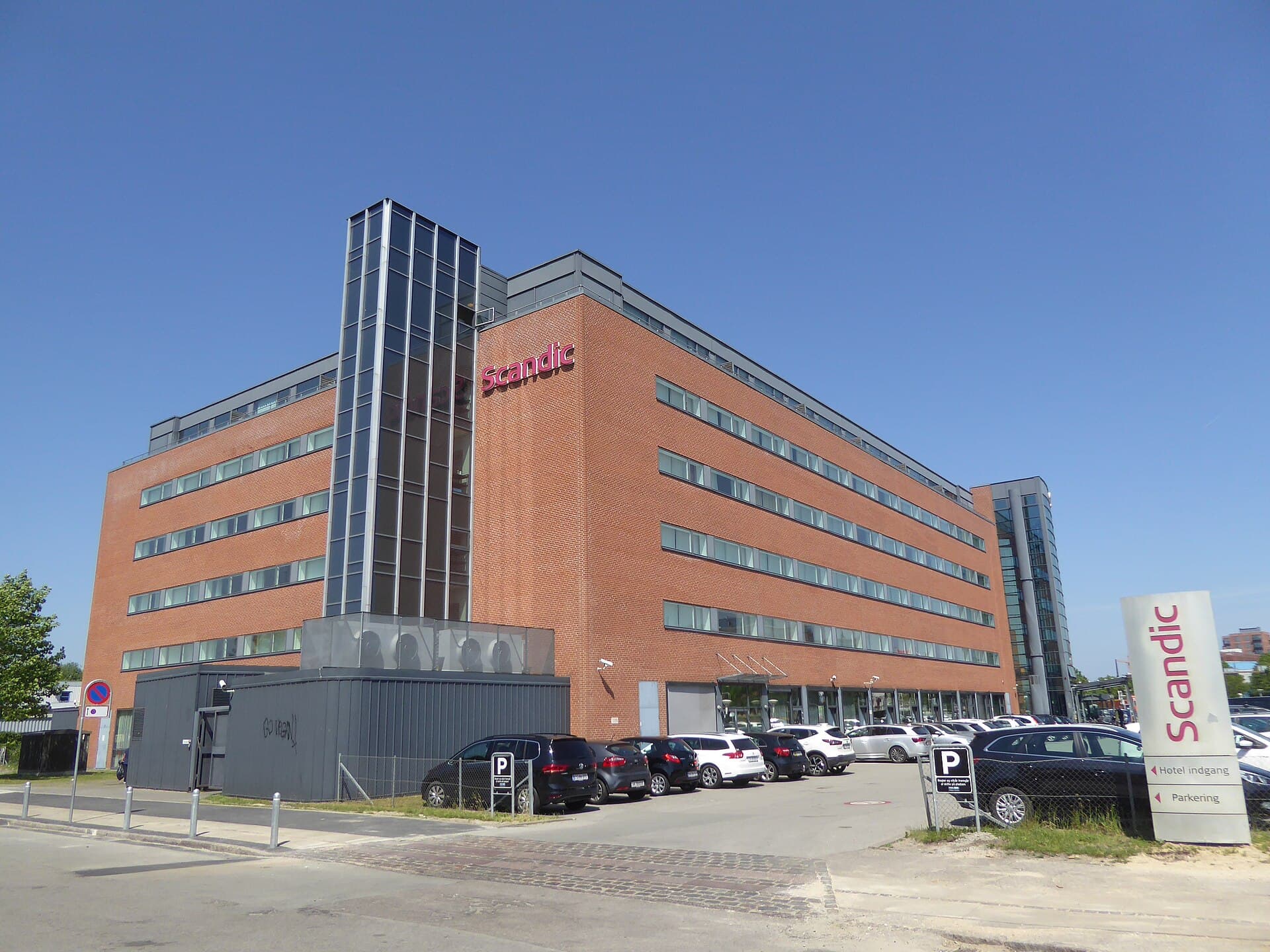 Scandic Sydhavnen (via Wikimedia Commons, CC BY-SA 4.0)