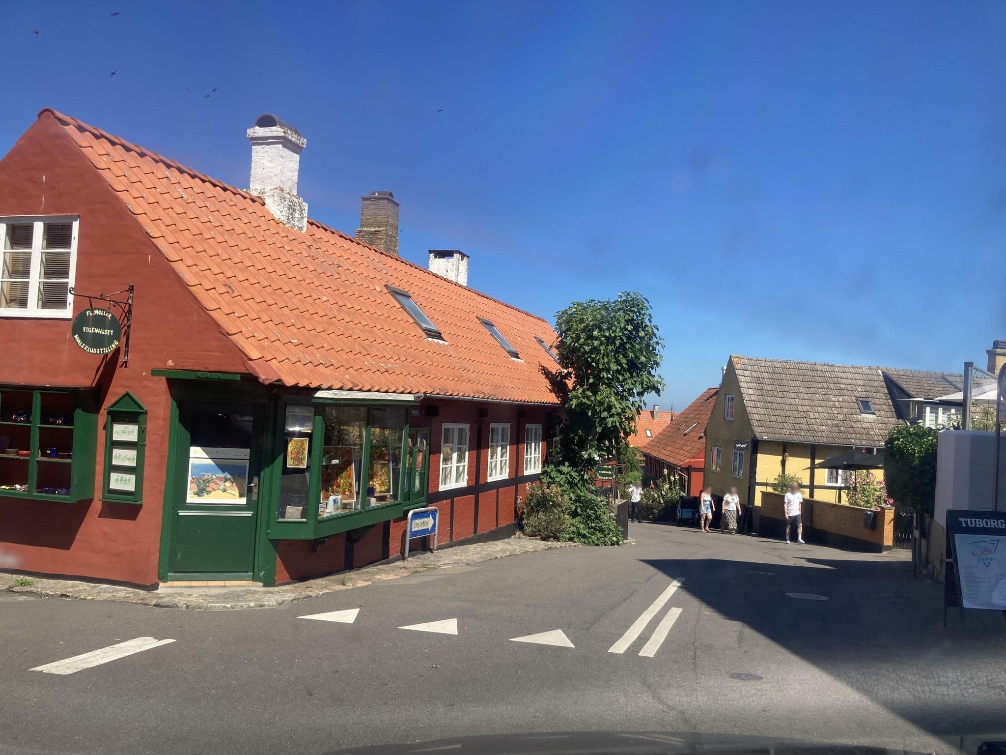 Street view near Gudhjem Hotel, Allinge — © fod (CC BY-SA · Mapillary)