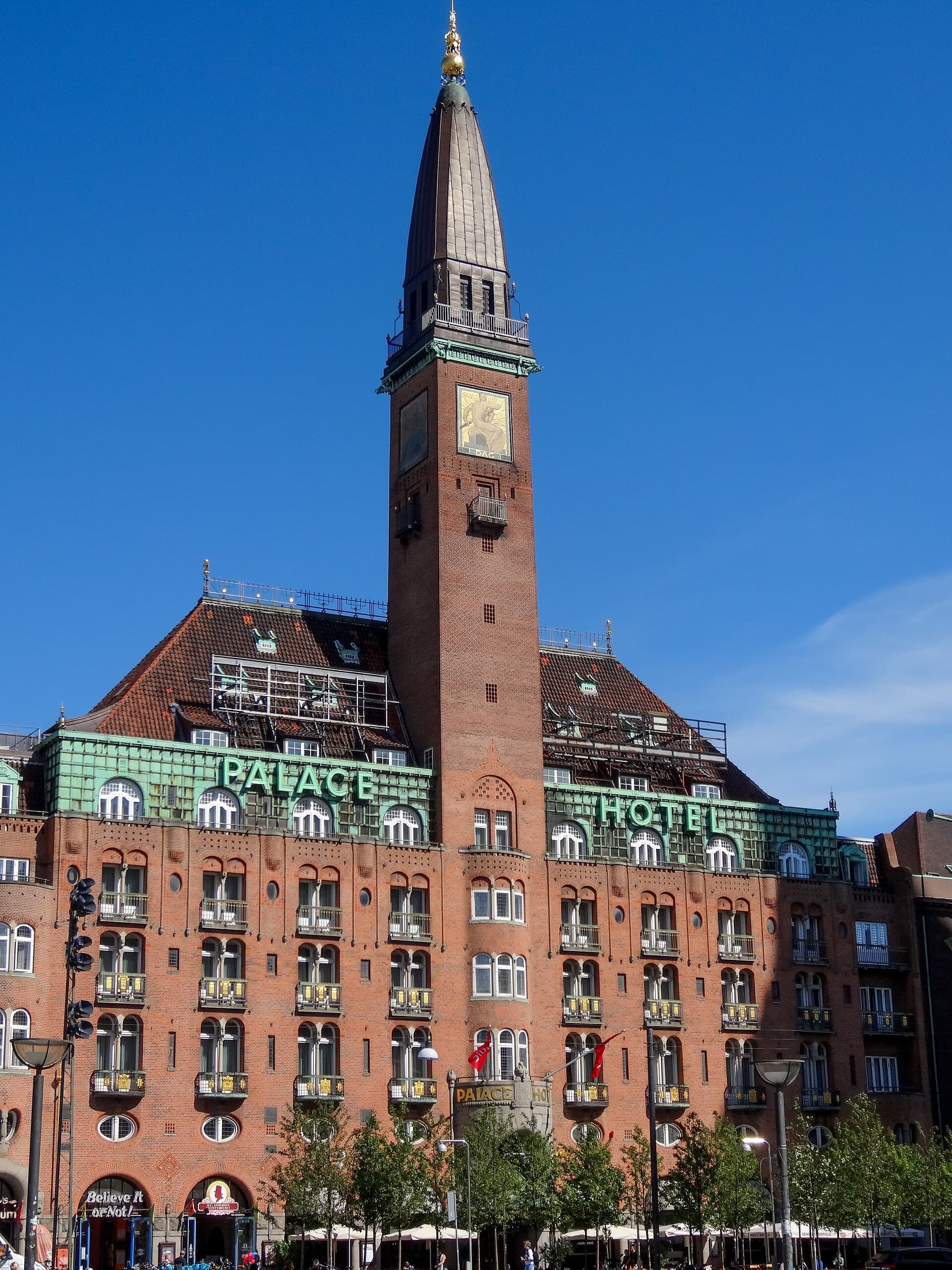 Scandic Palace Hotel (via Wikimedia Commons, CC BY 2.0)