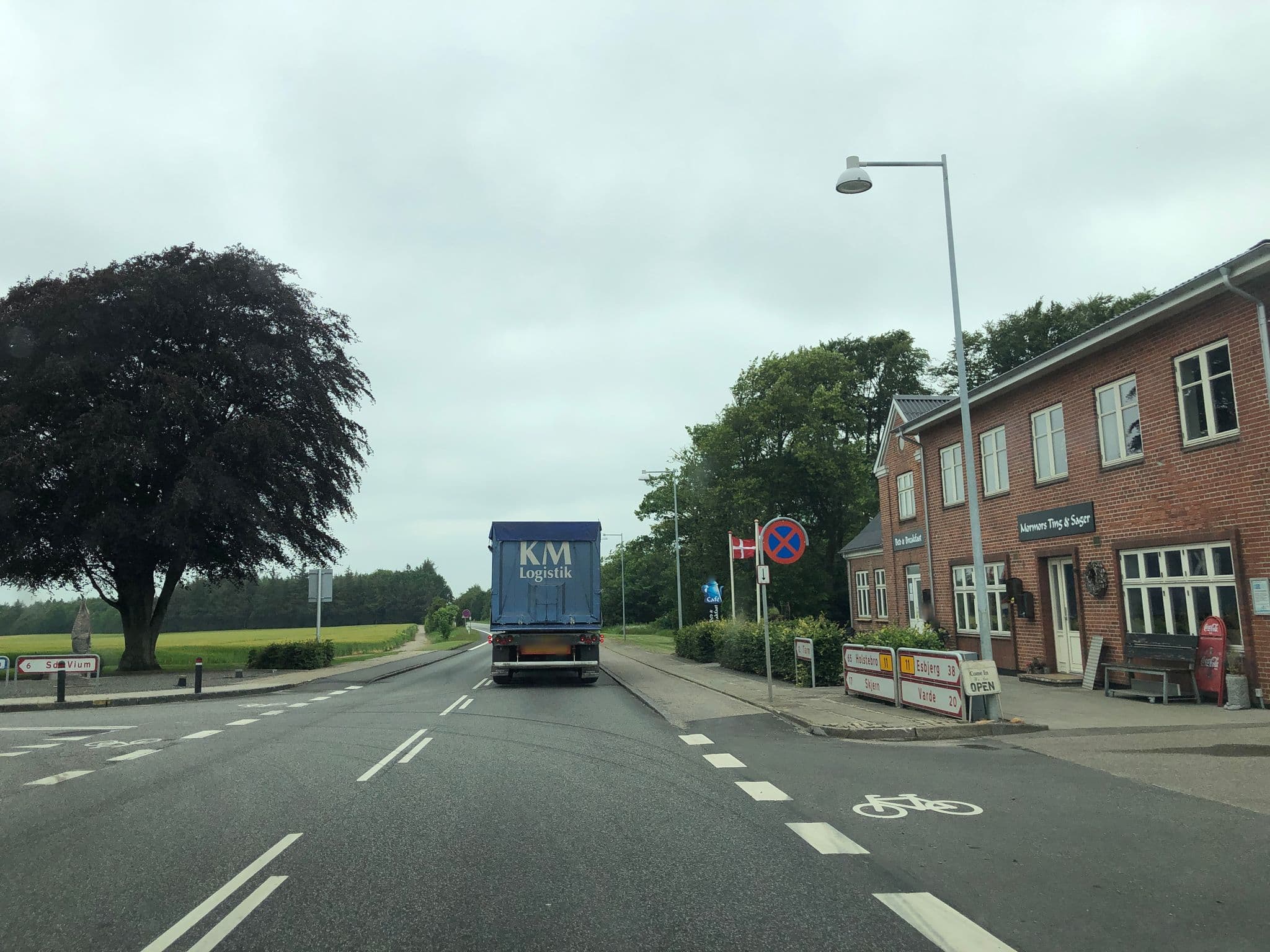 Street view near Gæstehuset, Ølgod — © peterleth (CC BY-SA · Mapillary)