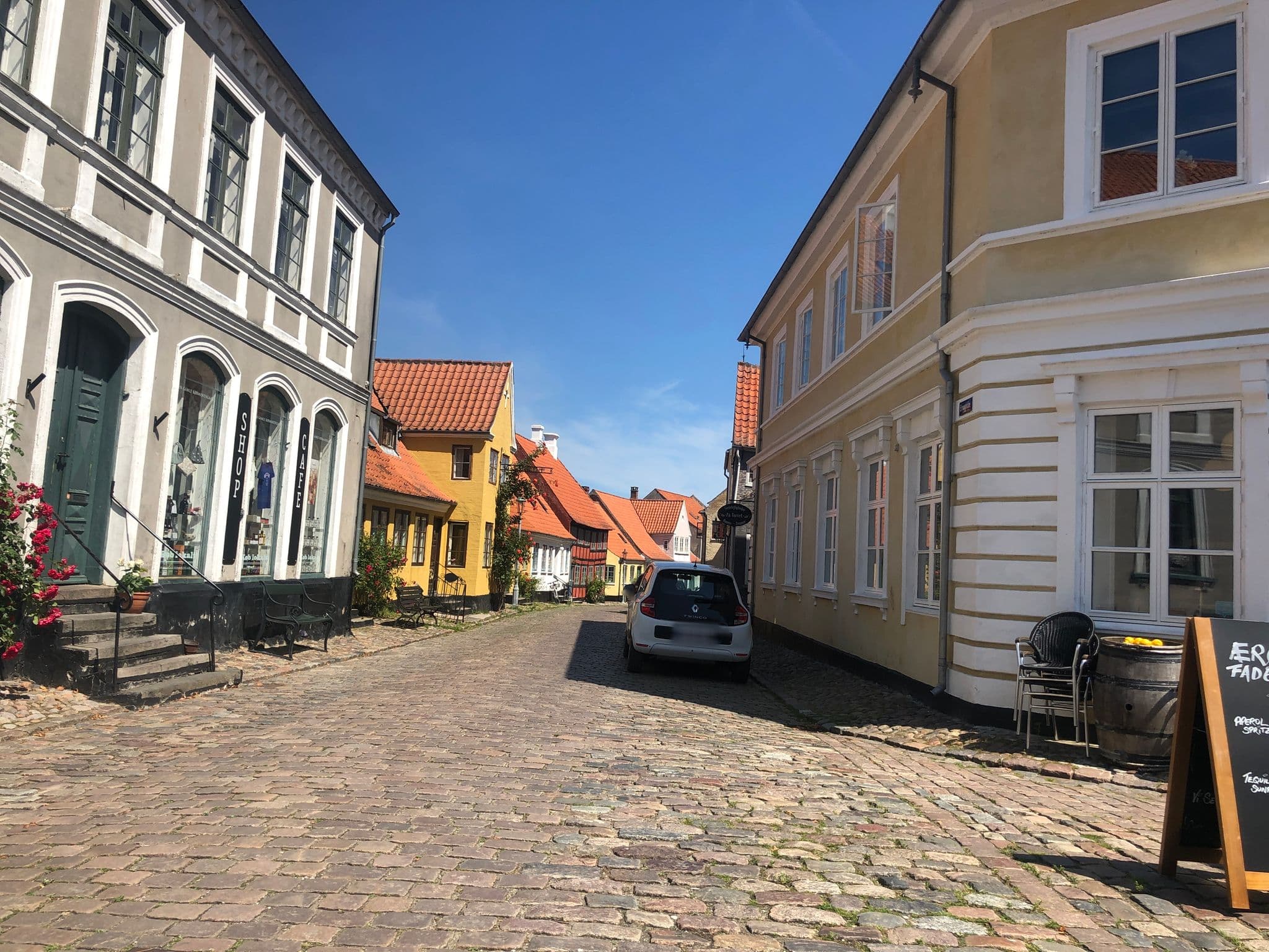 Street view near Hotel & Brasserie På Torvet, Marstal — © rikkekofoed (CC BY-SA · Mapillary)