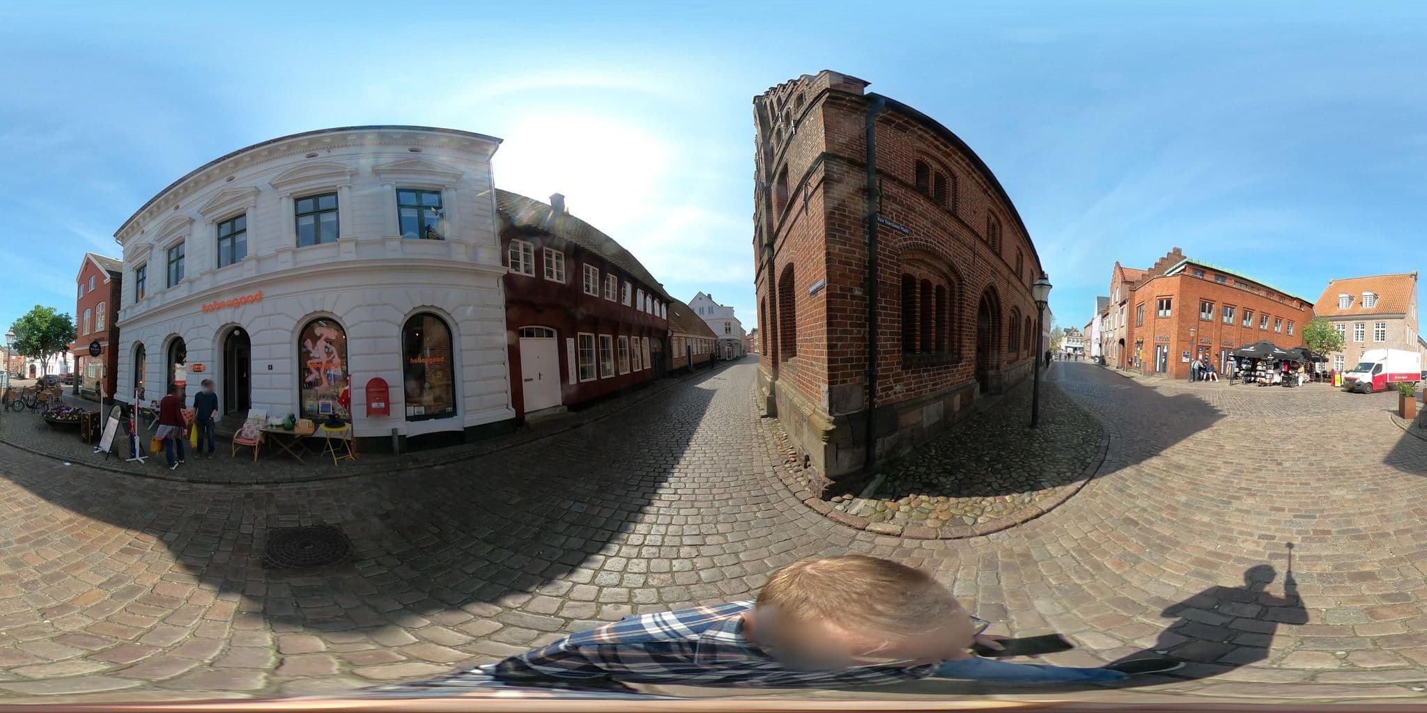 Street view near Café Sallys B&B, Ribe — © peterleth (CC BY-SA · Mapillary)
