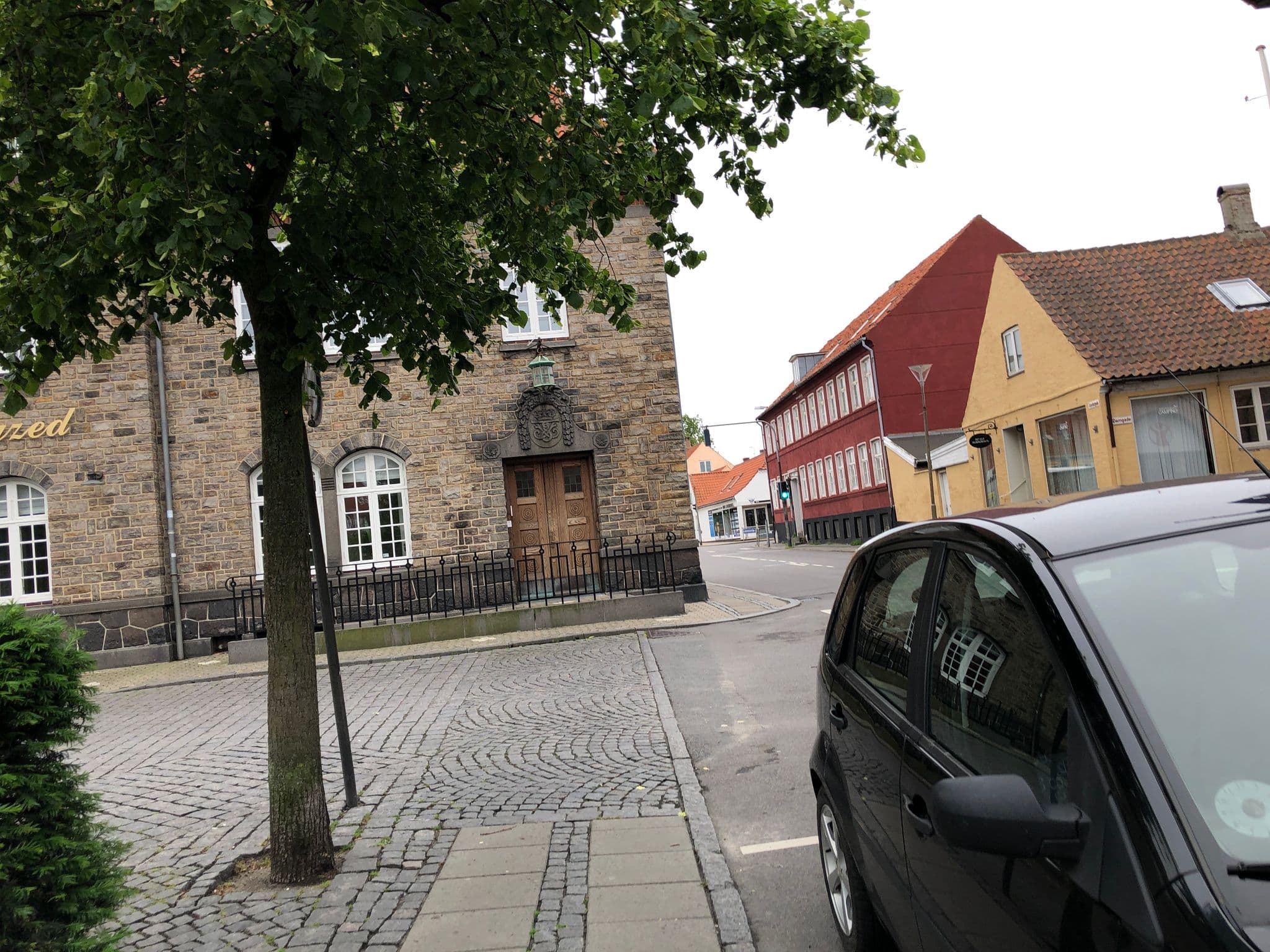 Street view near Hotel Det Gamle Posthus, Rønne — © peterleth (CC BY-SA · Mapillary)