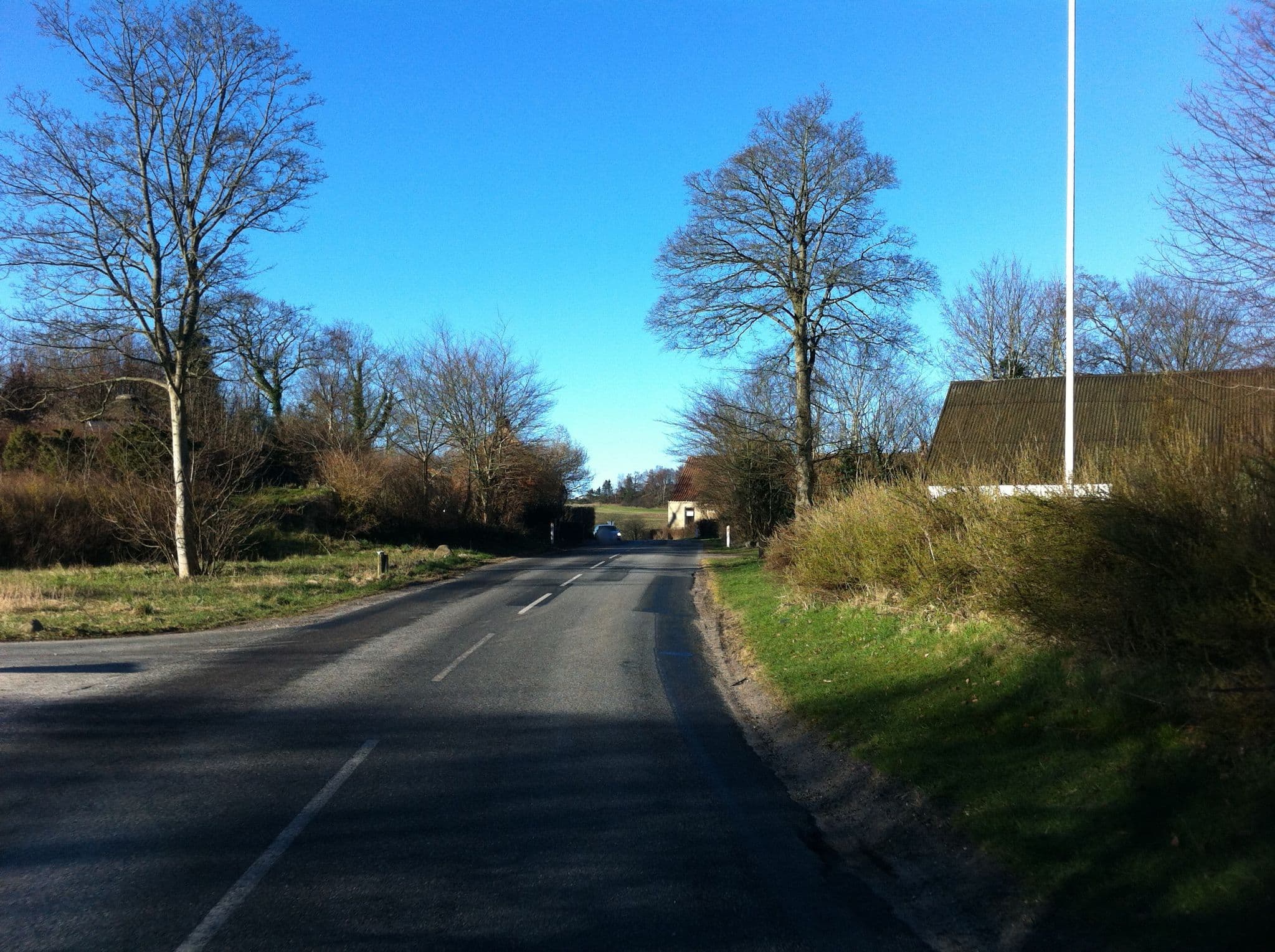 Street view near Fuglsø Kro, Ebeltoft — © danl (CC BY-SA · Mapillary)