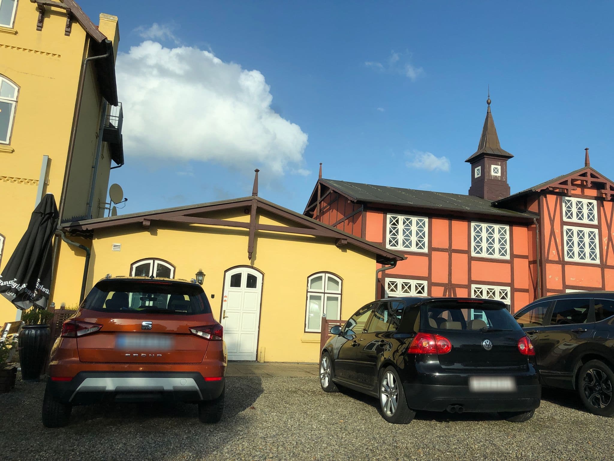 Street view near Årøsund Badehotel, Starup — © mapnerd_dk (CC BY-SA · Mapillary)