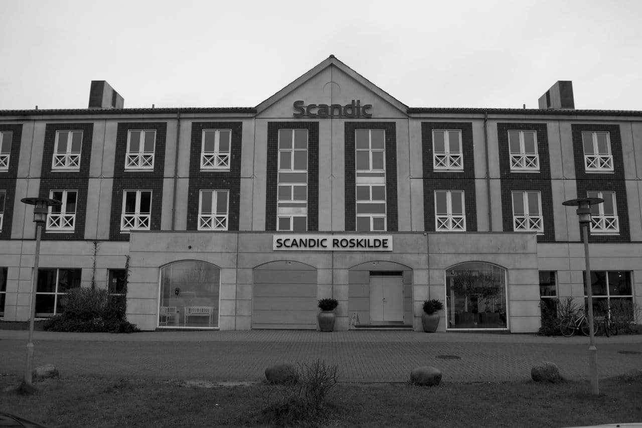 Scandic Roskilde (via Wikimedia Commons, CC BY 2.0)