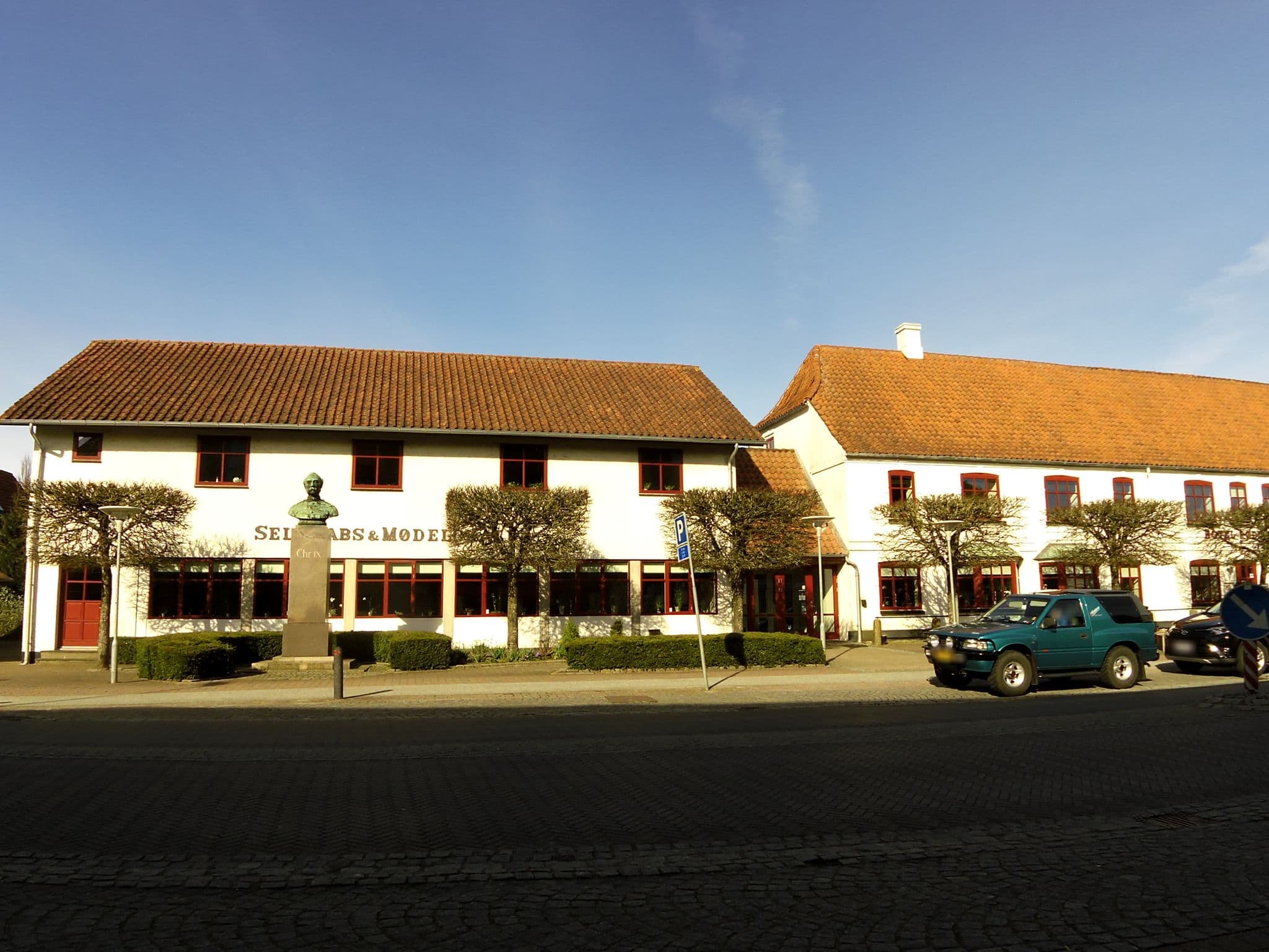 Street view near Rødding Hotel, Rødding — © hjart (CC BY-SA · Mapillary)