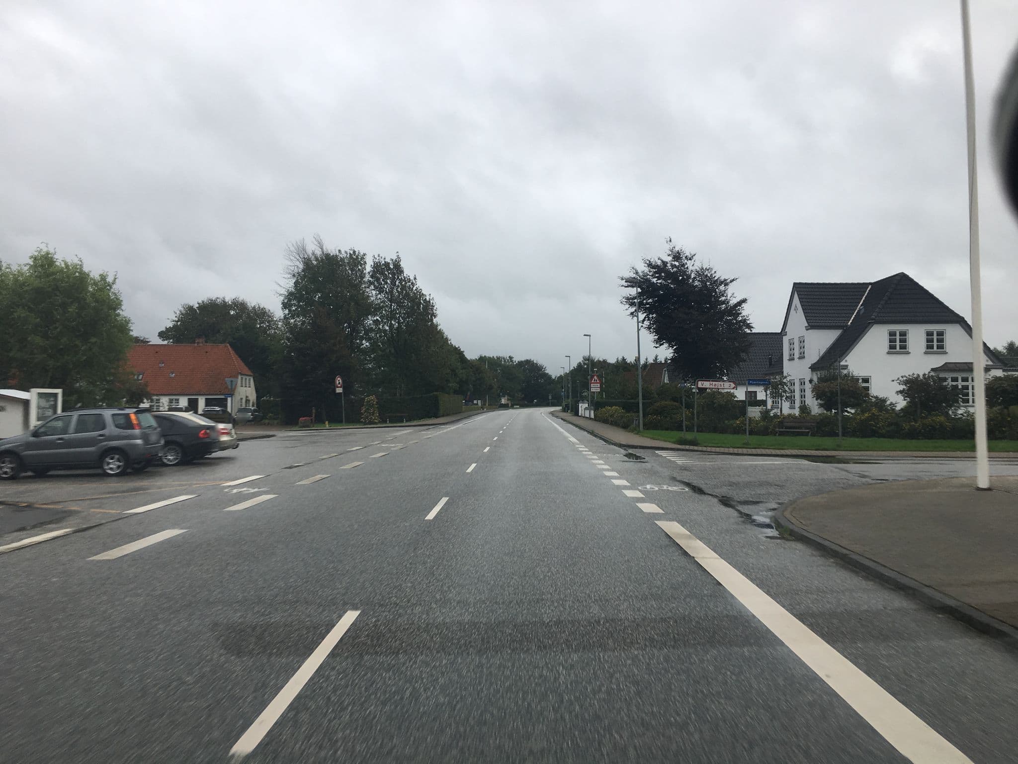 Street view near Østerhøjst Kro, Løgumkloster — © maggiymir (CC BY-SA · Mapillary)