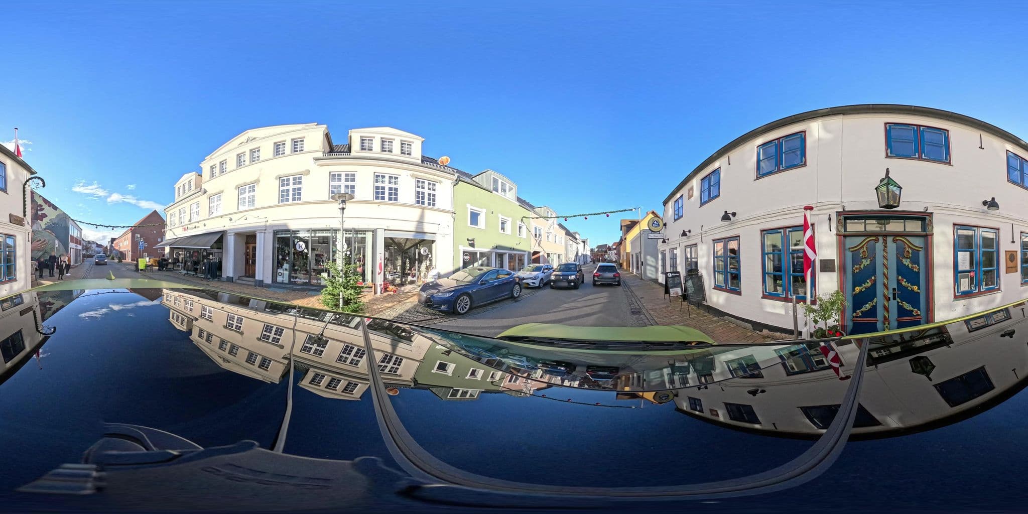 Street view near Den Gamle Kro, Gråsten — © berkel_ (CC BY-SA · Mapillary)