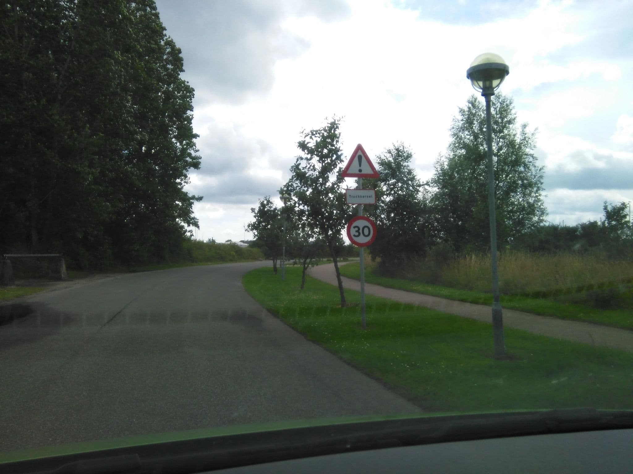 Street view near Kaløvig Bådelaug, Løgten — © nico (CC BY-SA · Mapillary)