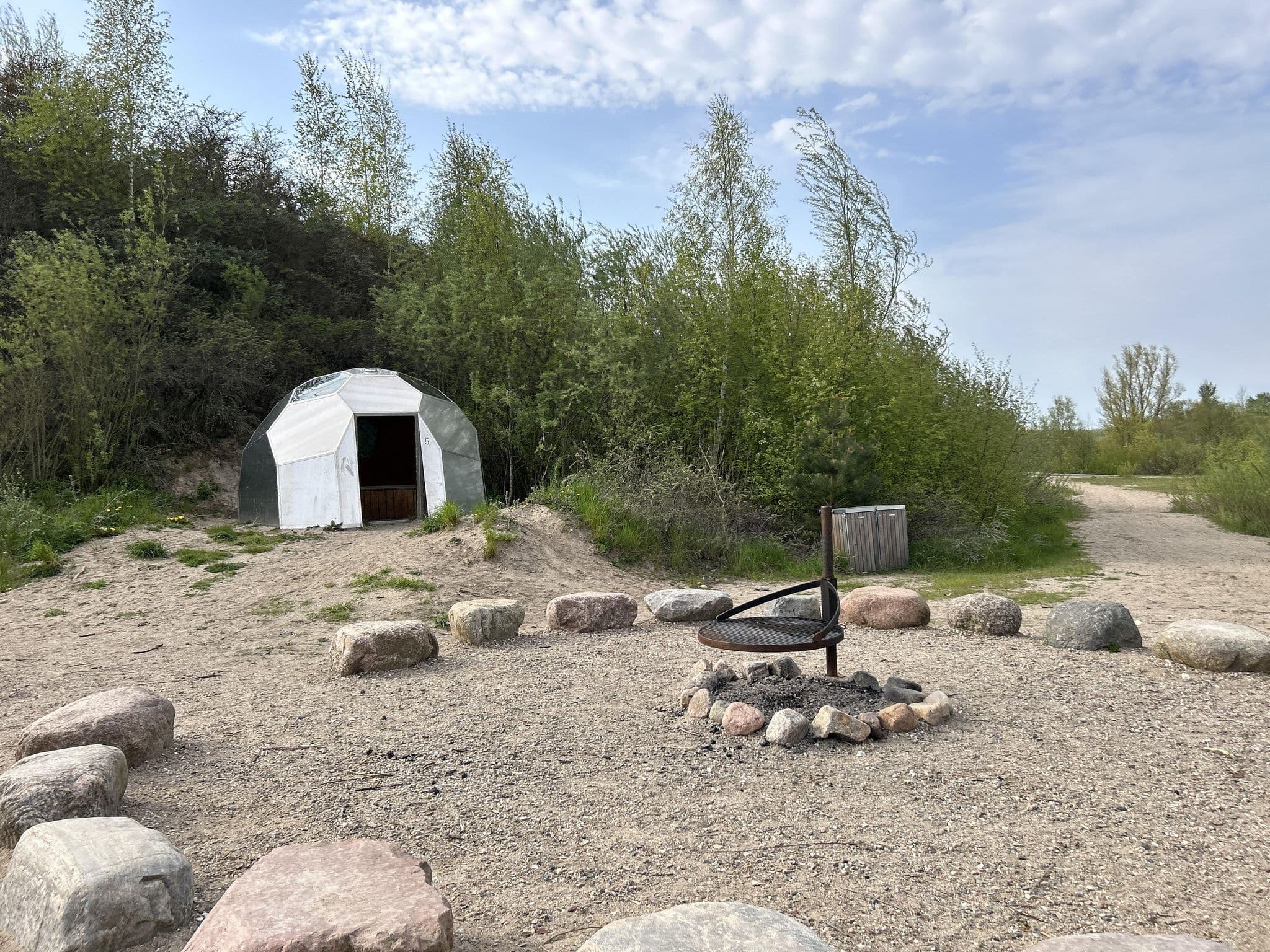 Street view near Kunstshelterpladsen, Årslev — © railorama (CC BY-SA · Mapillary)