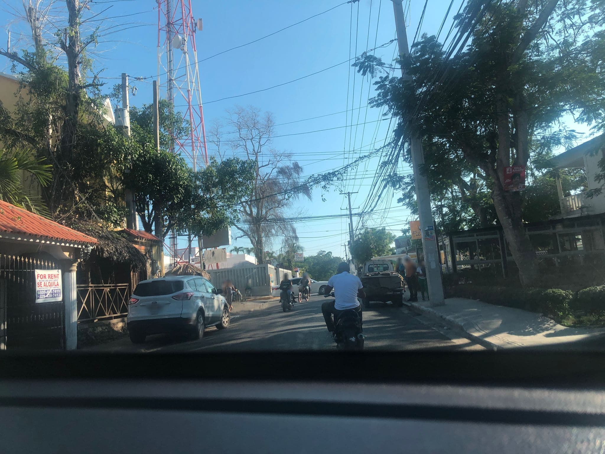 Street view near Residence Paradise Hotel, Boca Chica — © elissalant (CC BY-SA · Mapillary)