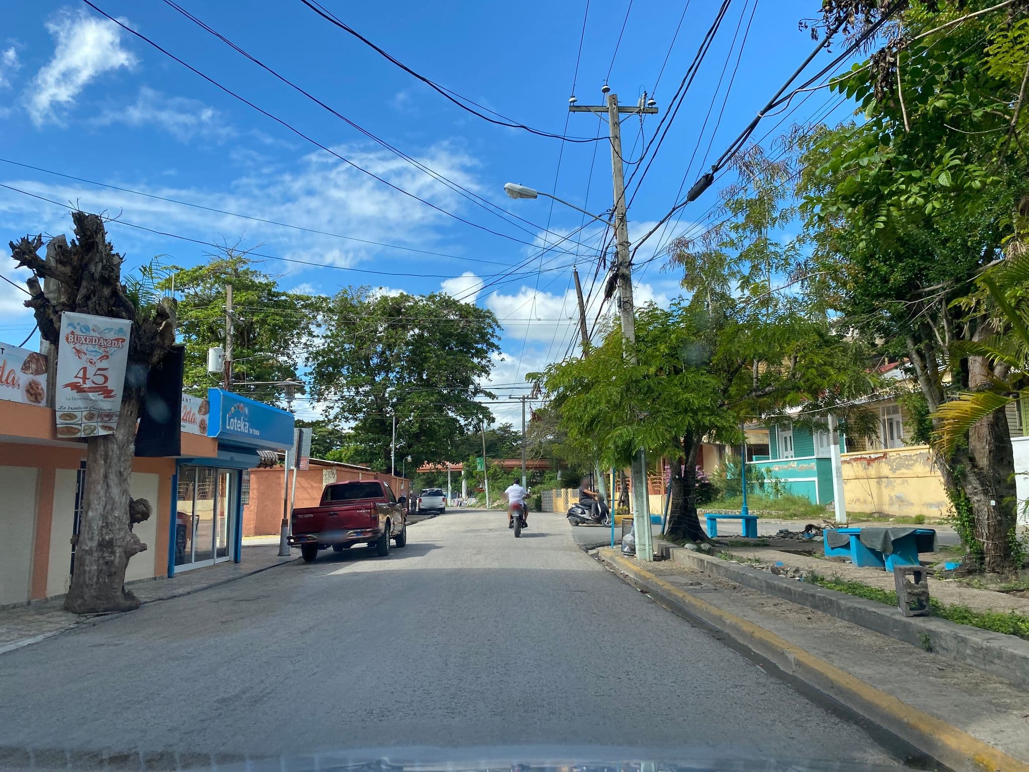 Street view near Hostal Don Gregor, Boca Chica — © kaartcam (CC BY-SA · Mapillary)