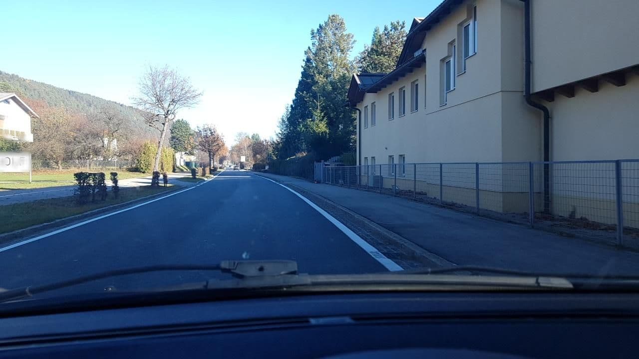 Street view near Hotel Paulitsch garni, Velden am Wörther See — © mik007 (CC BY-SA · Mapillary)