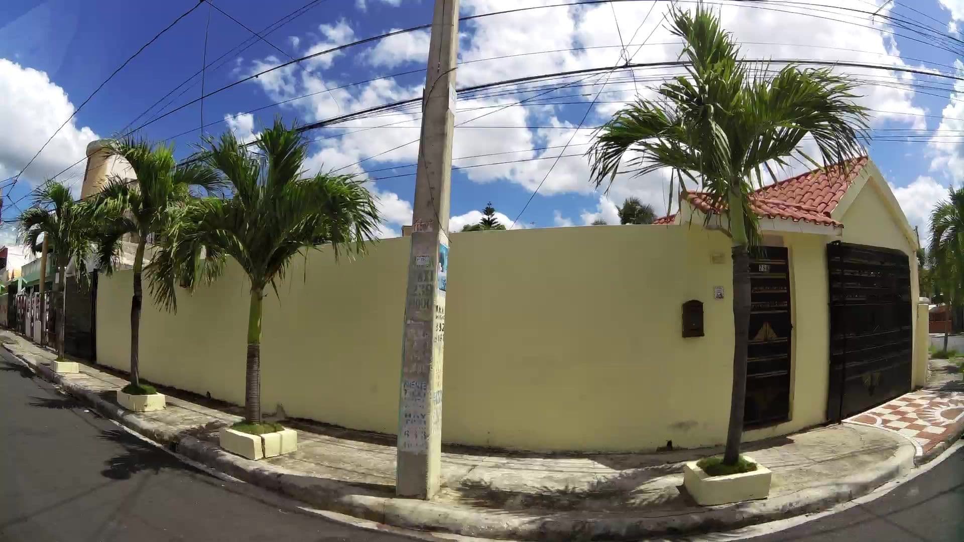 Street view near Calixto garcia #24, Ensanche Luperón — © kaartcam (CC BY-SA · Mapillary)