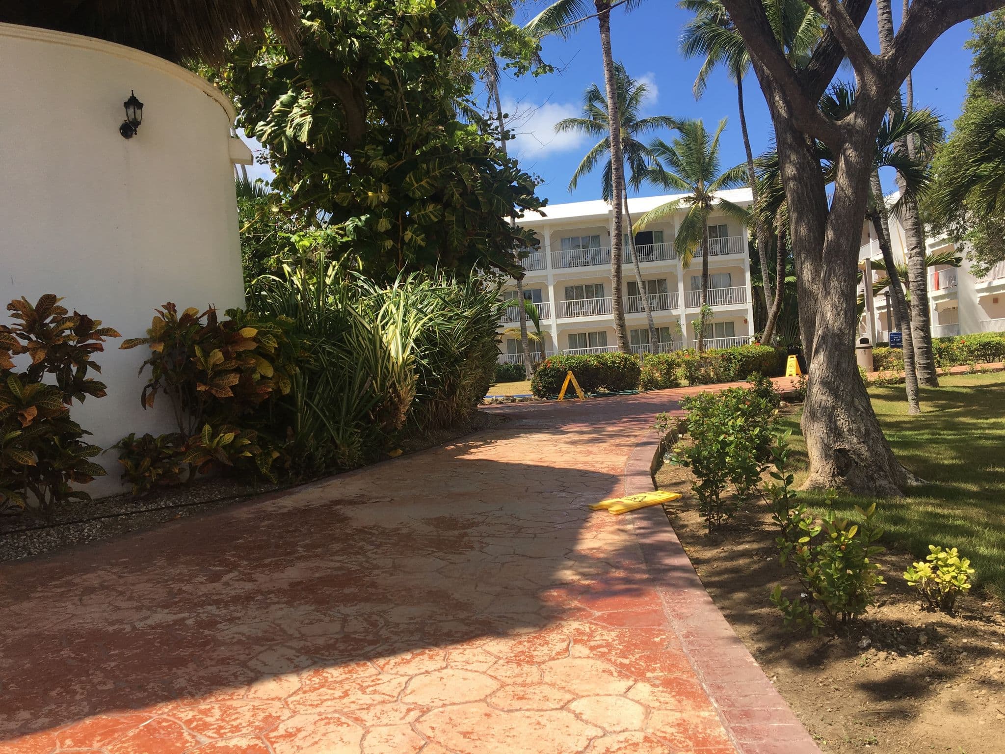 Street view near VIK Hotel Arena Blanca, Punta Cana — © guillaume017 (CC BY-SA · Mapillary)