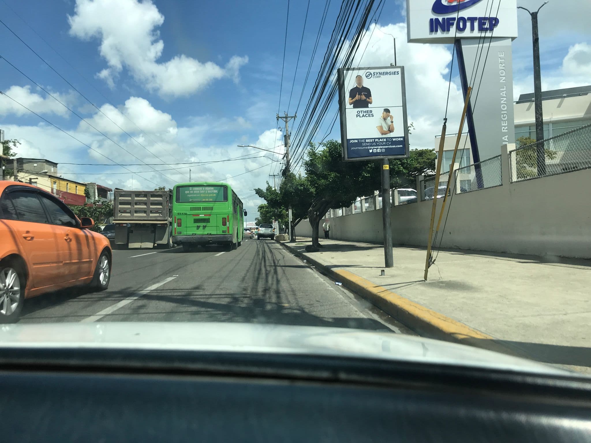 Street view near Hotel Caribeno, Santiago de los Caballeros — © mapeosantiago (CC BY-SA · Mapillary)