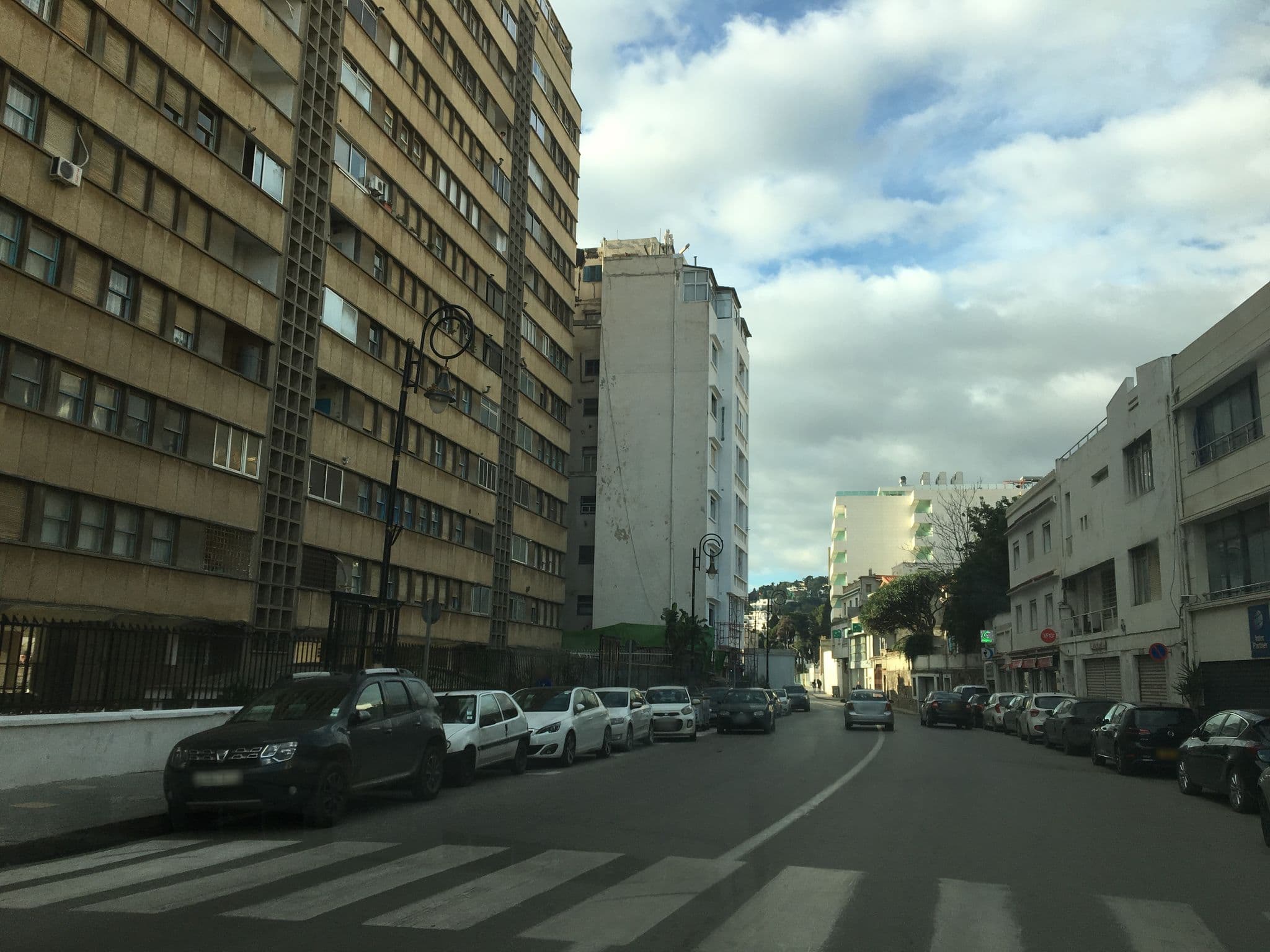 Street view near Telemly Hôtel, Algiers — © daoudyezri (CC BY-SA · Mapillary)