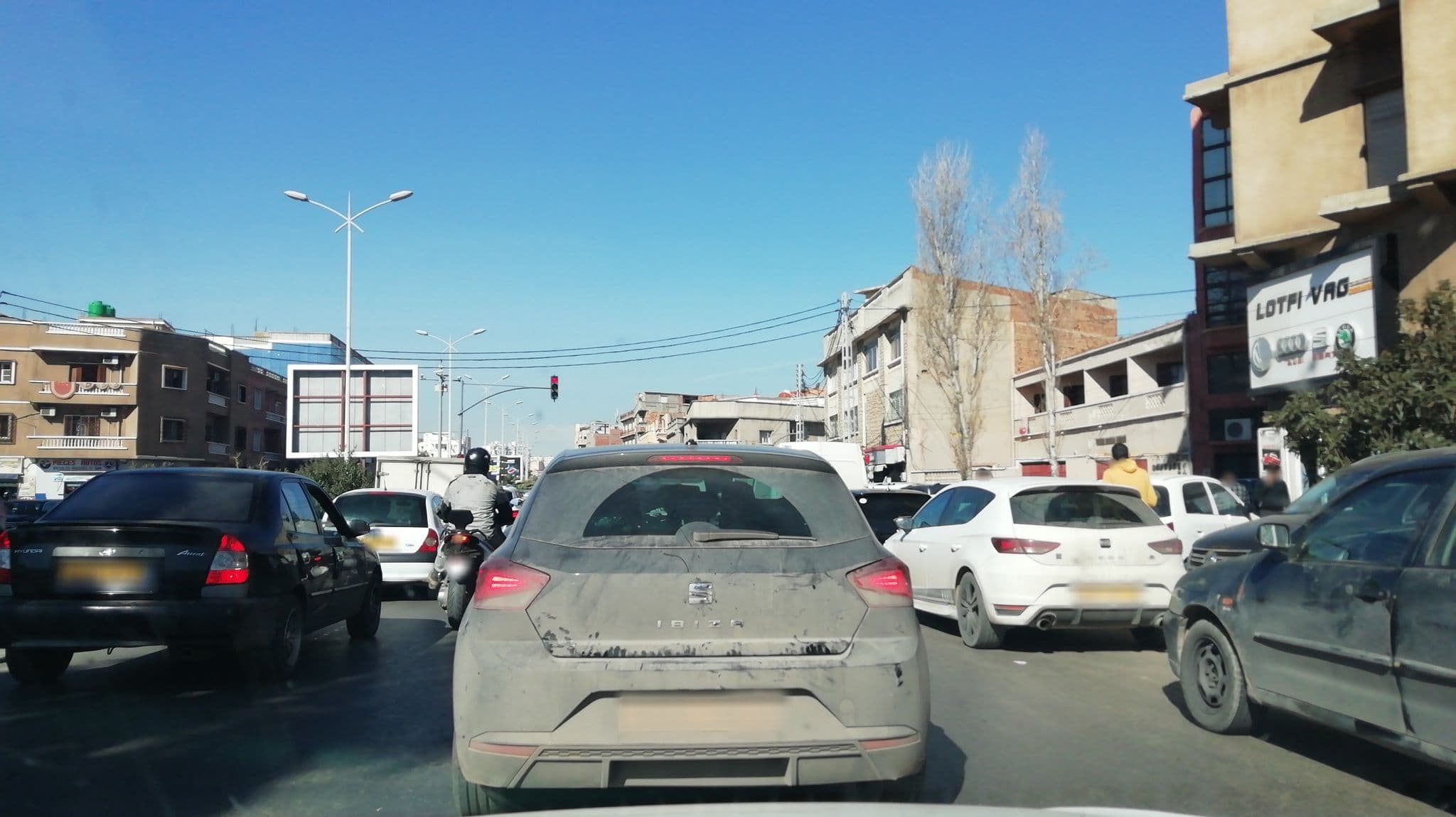 Street view near Hôtel Ikram, Oran — © mapdz (CC BY-SA · Mapillary)