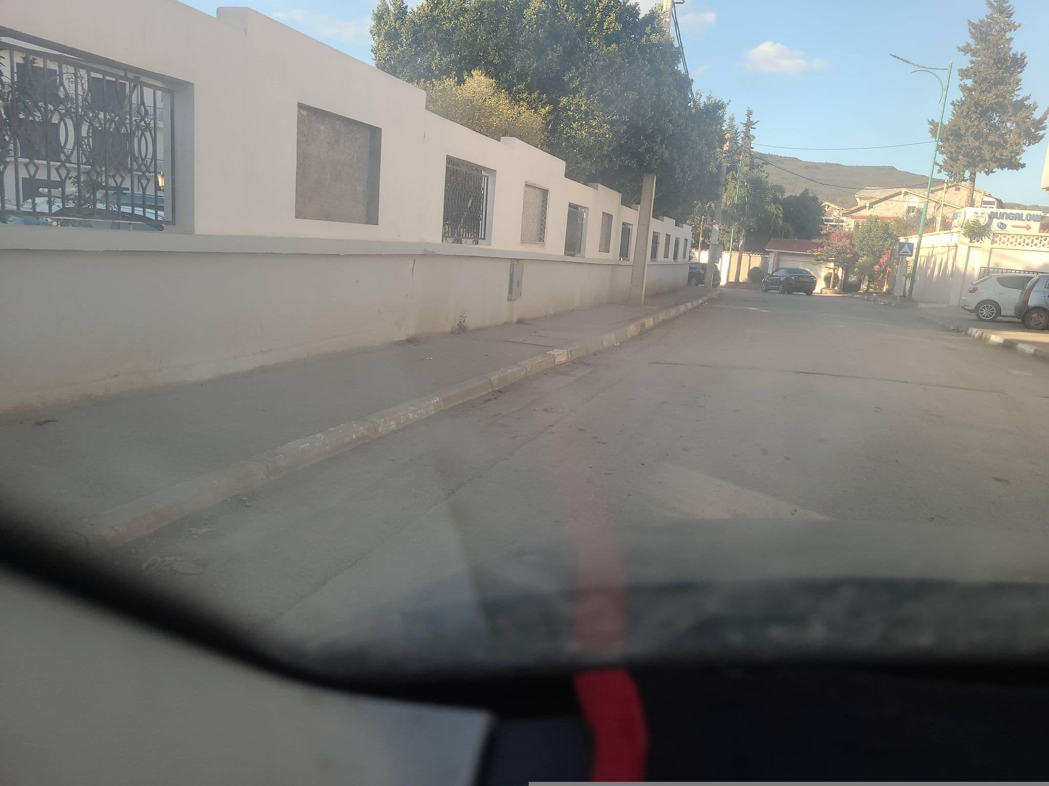 Street view near hotel et complexe el baraka 1 فندق ومنتجع البركة, Héliopolis — © DEGHAMNA24000 (CC BY-SA · Mapillary)