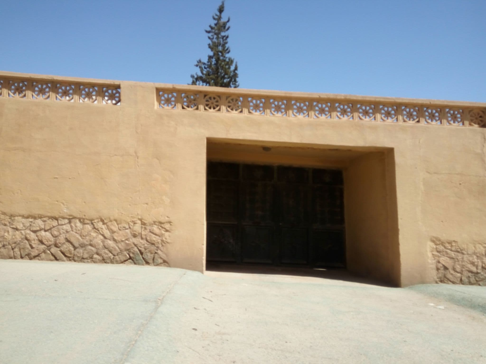 Street view near حي 38 سكن الاغواط, Laghouat — © mapfool (CC BY-SA · Mapillary)