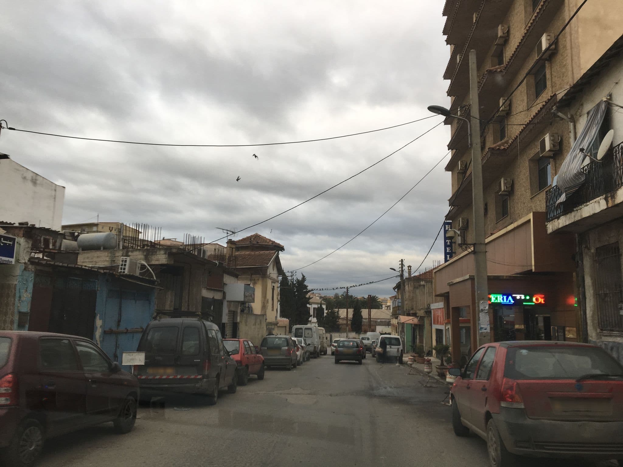 Street view near Hôtel El Hana, Bab Ezzouar — © daoudyezri (CC BY-SA · Mapillary)