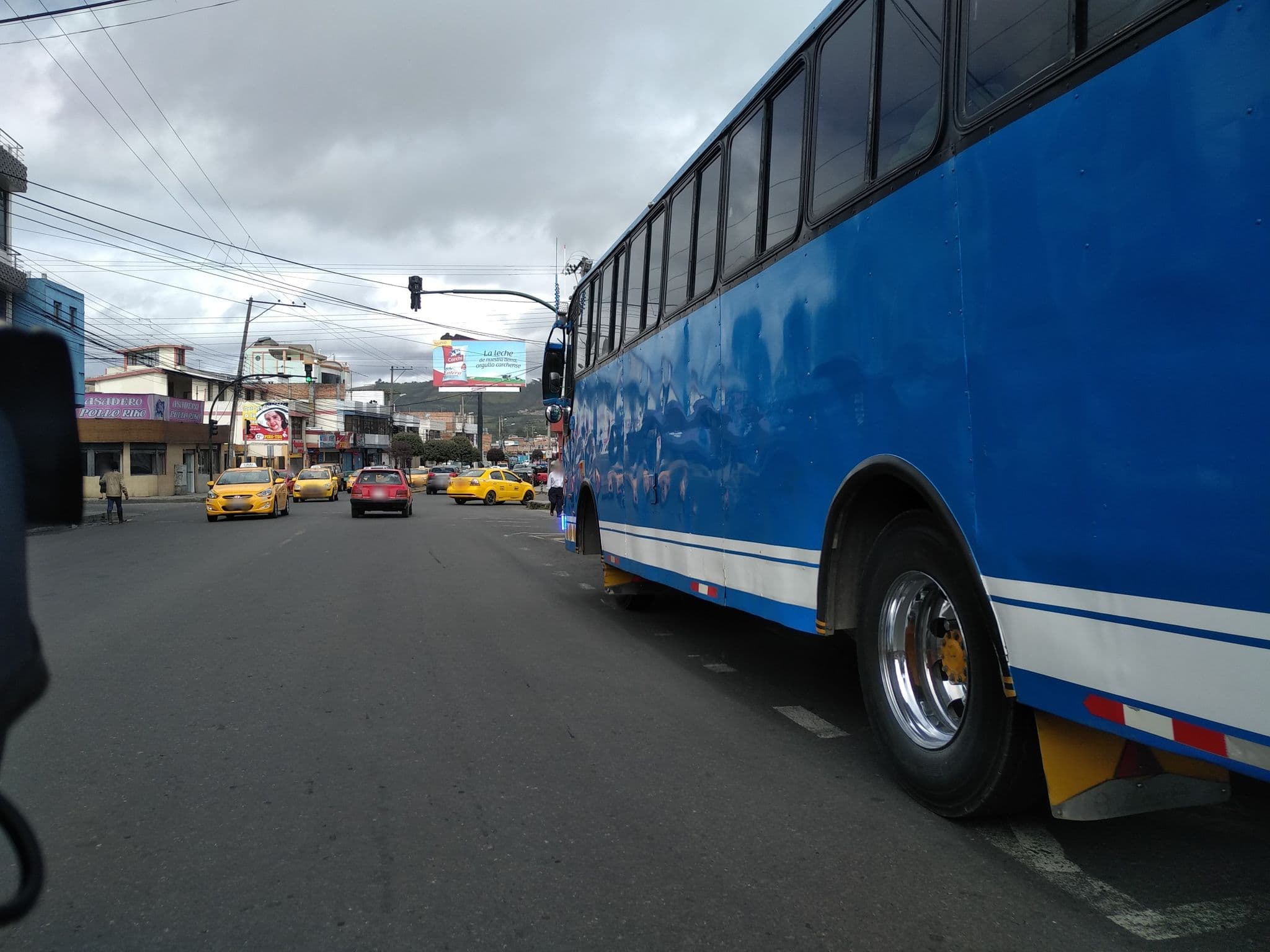 Street view near Park hotel, Tulcán — © nomadmapper (CC BY-SA · Mapillary)