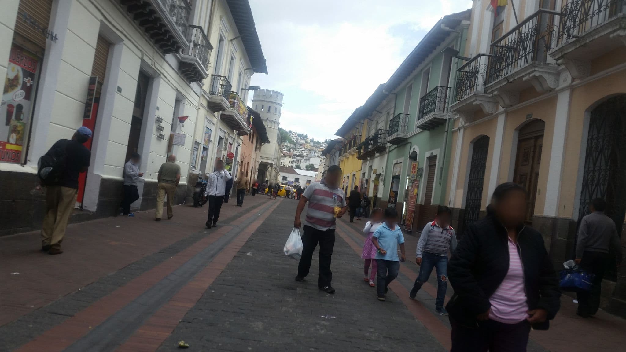 Street view near Hostal La Casona, Quito