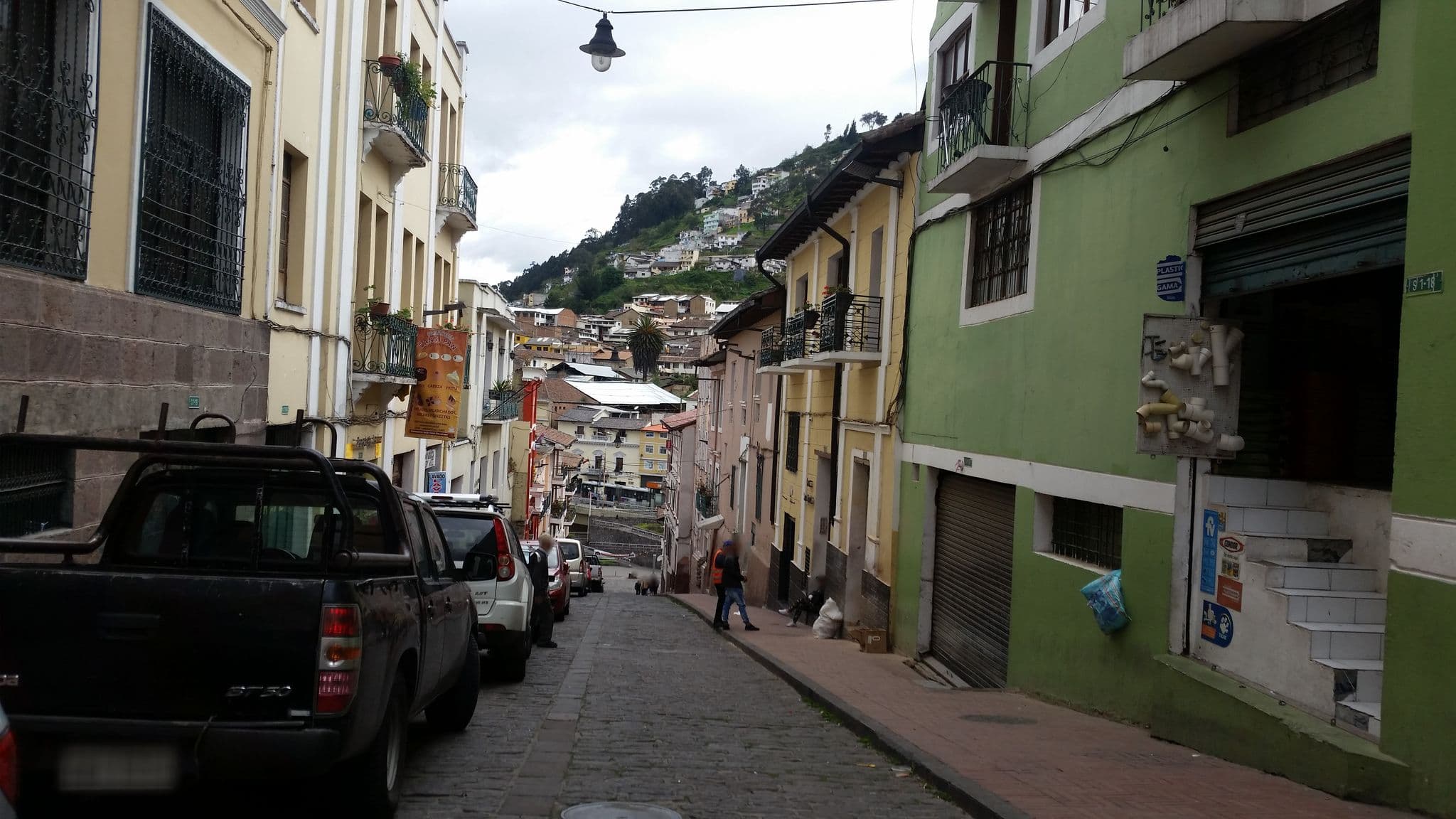 Street view near La Posada Colonial, Quito — © ejegg (CC BY-SA · Mapillary)