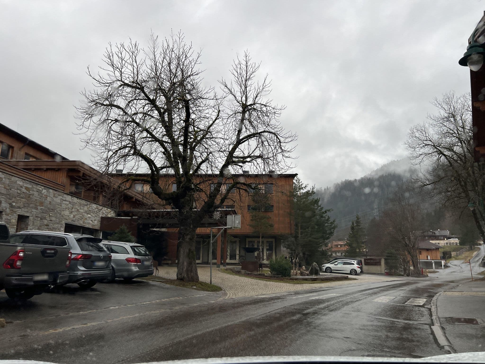 Street view near Hotel Mohr life resort, Lermoos — © ottor (CC BY-SA · Mapillary)