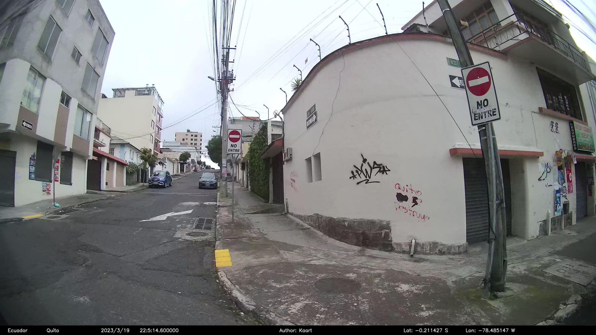 Street view near Aparthotel Los Quipus, Quito