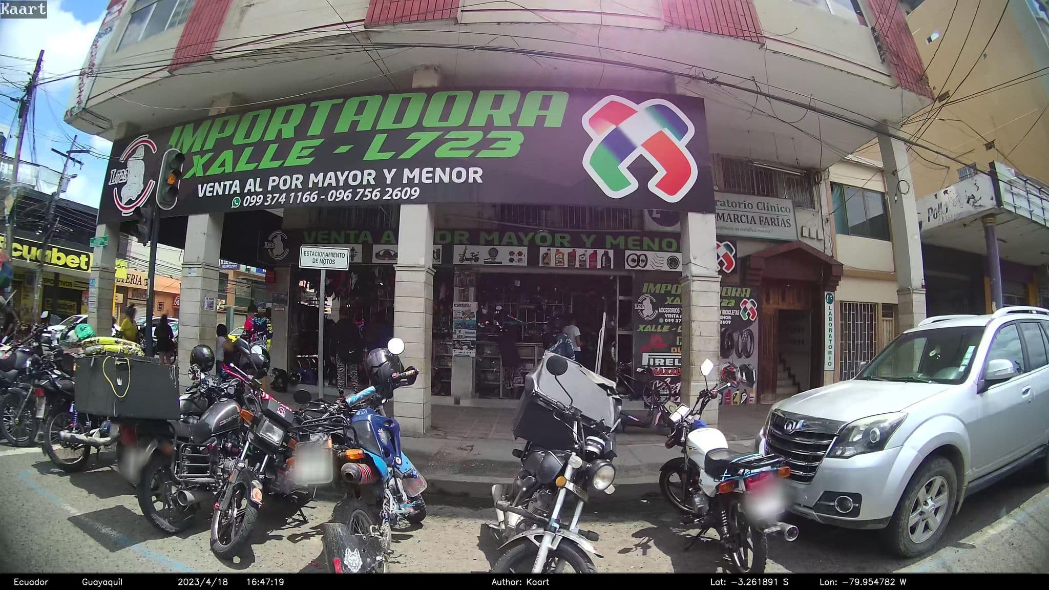 Street view near Hostal La cueva de los Tayos, Machala — © kaart_2 (CC BY-SA · Mapillary)