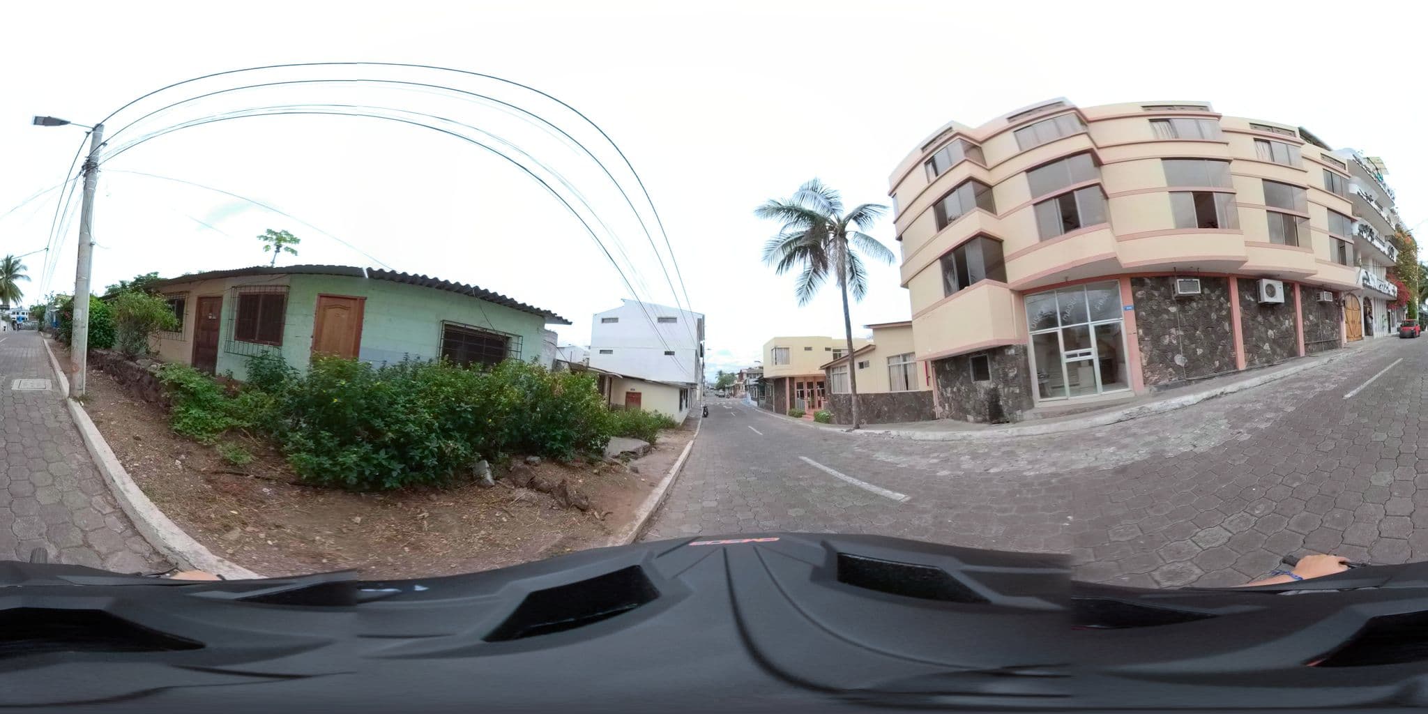 Street view near Palmeras, Puerto Ayora — © sdanielzer (CC BY-SA · Mapillary)