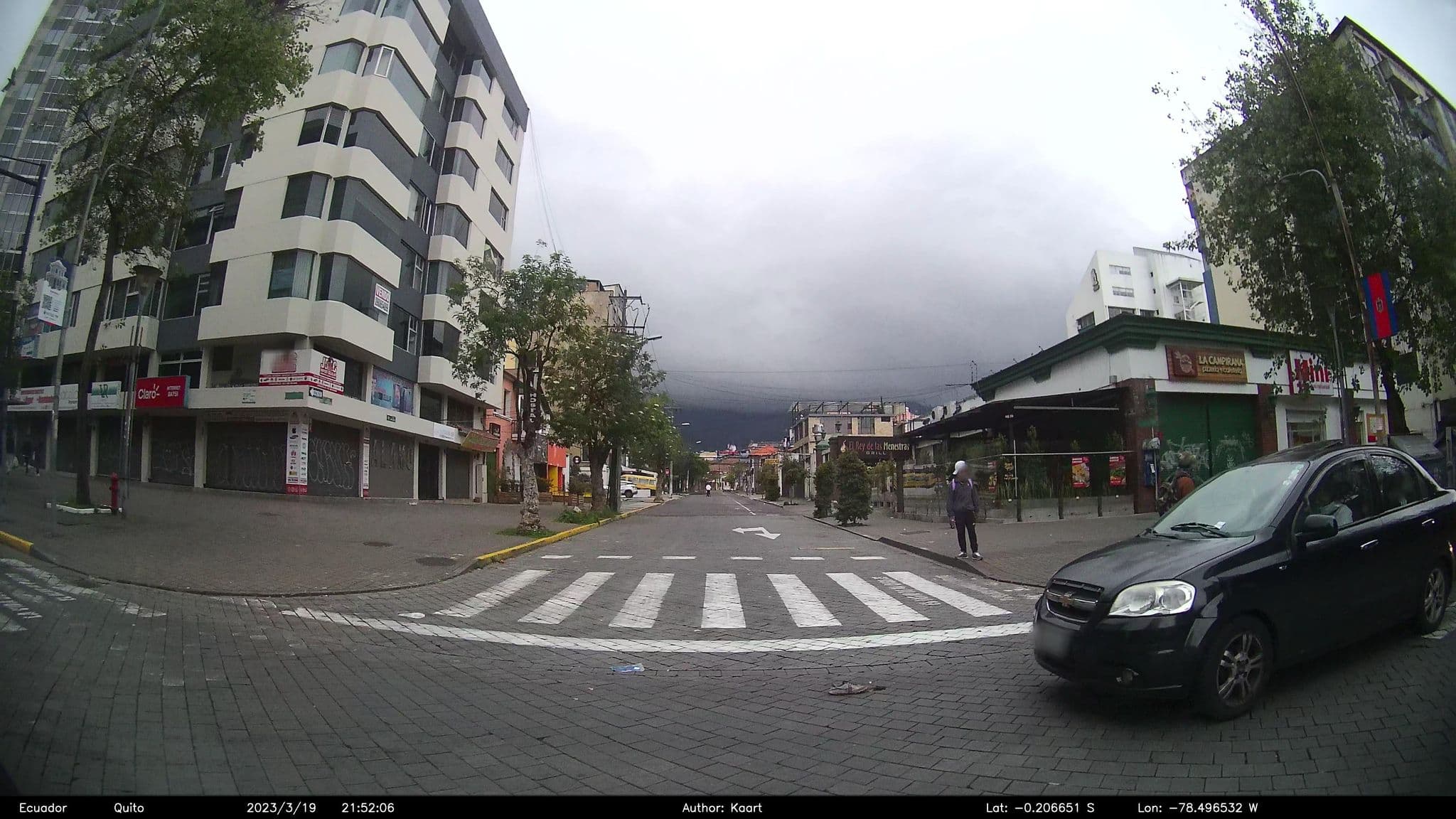 Street view near Lexus, Quito