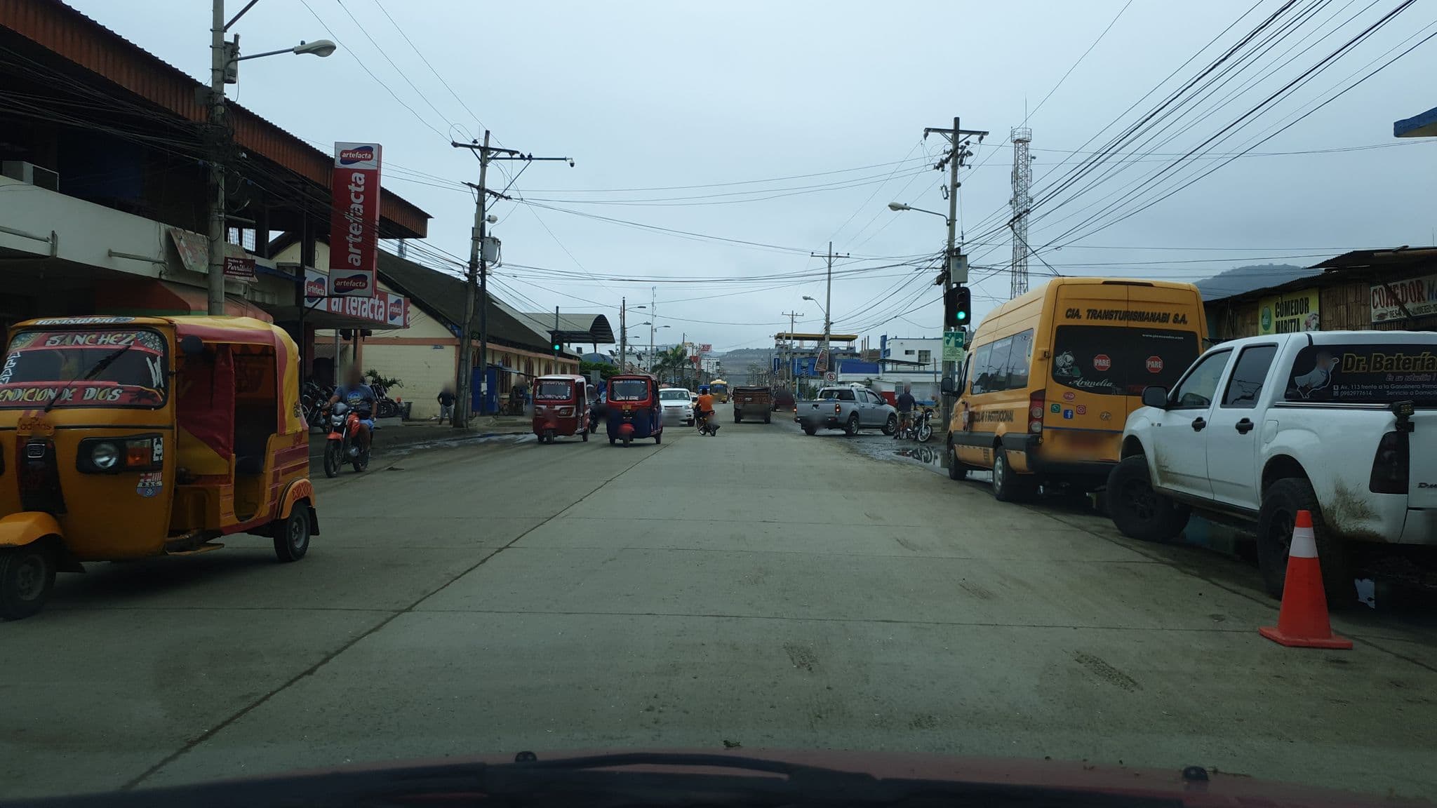 Street view near Flipper, Jipijapa — © elsuggo (CC BY-SA · Mapillary)