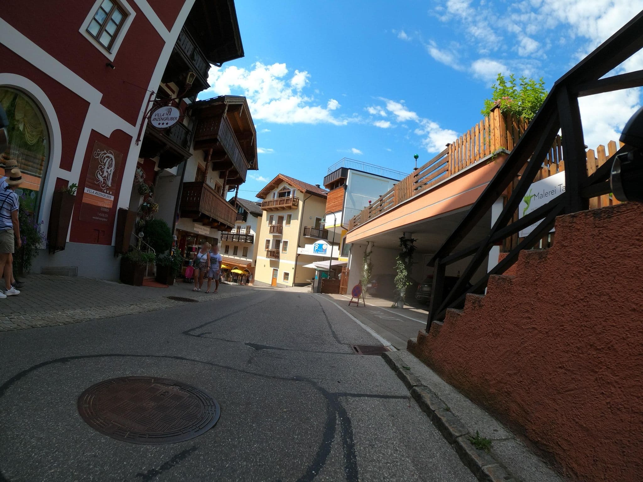 Street view near Weißer Bär, Sankt Wolfgang im Salzkammergut — © Langfahrer (CC BY-SA · Mapillary)