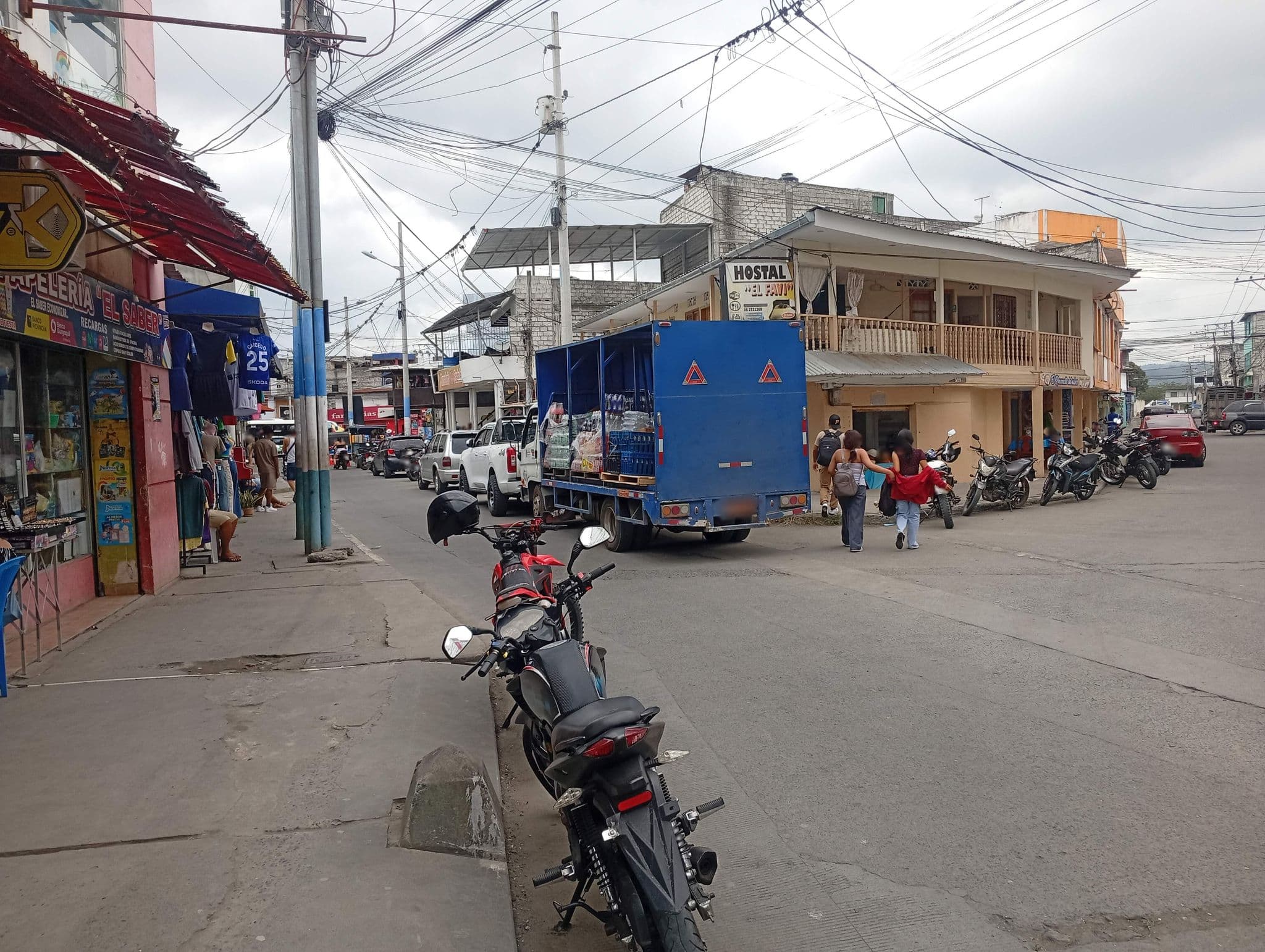 Street view near Nuevo Hotel, Esmeraldas — © Jalexon22 (CC BY-SA · Mapillary)