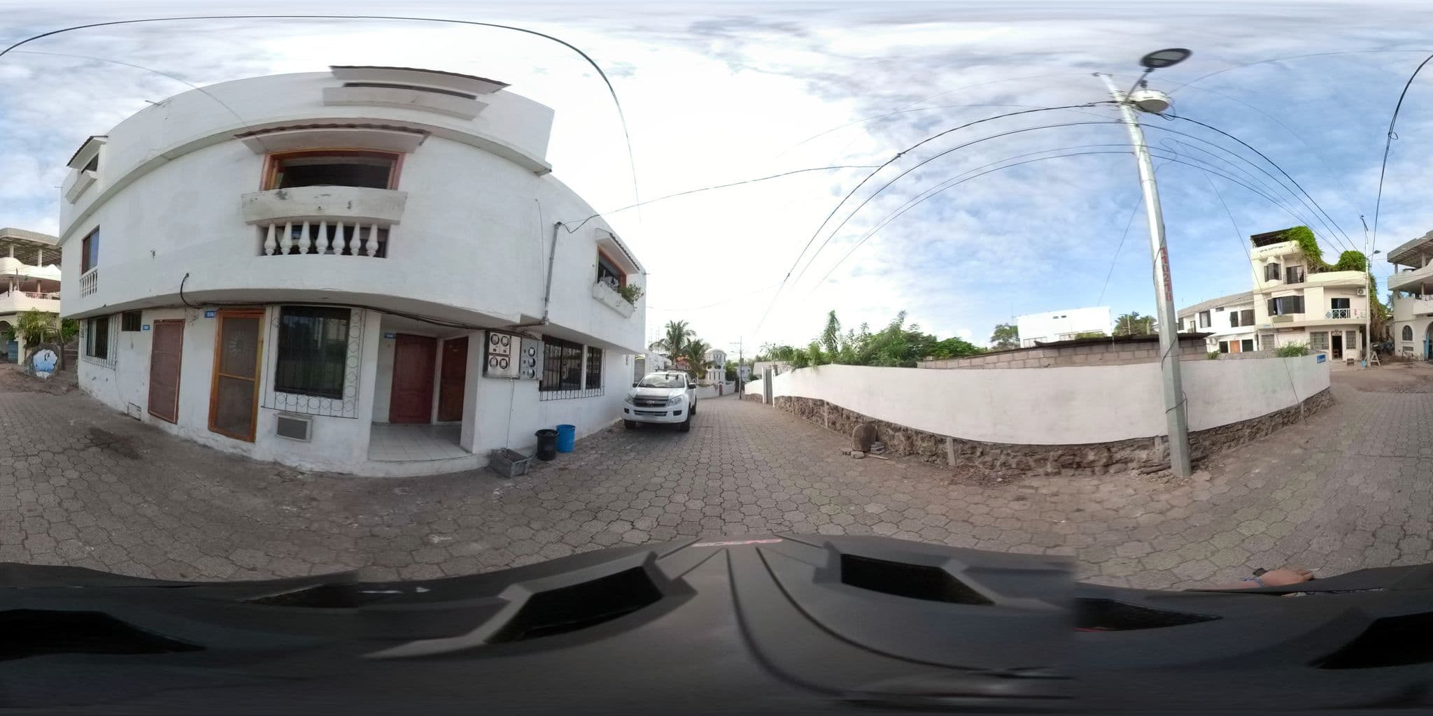 Street view near K-leta, Puerto Ayora — © sdanielzer (CC BY-SA · Mapillary)