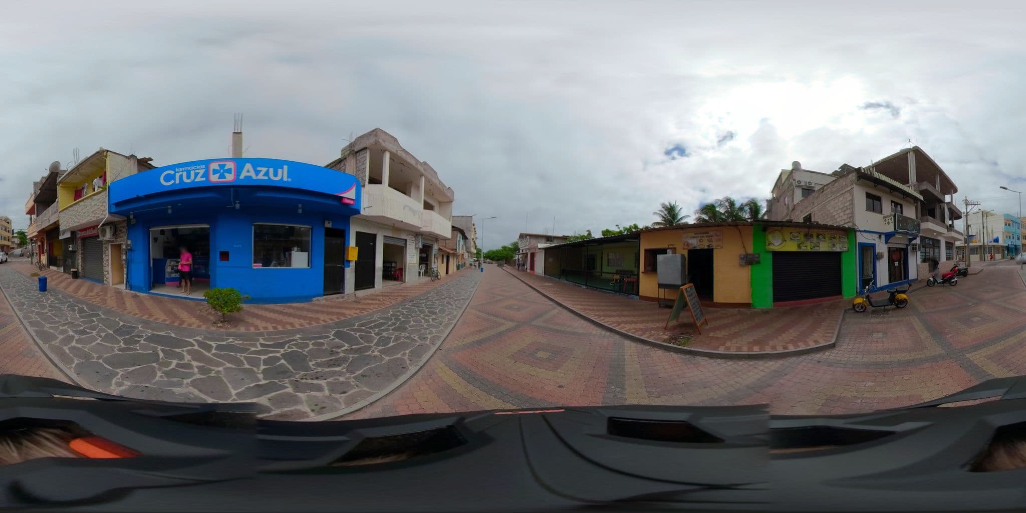 Street view near Northia, Puerto Baquerizo Moreno — © sdanielzer (CC BY-SA · Mapillary)
