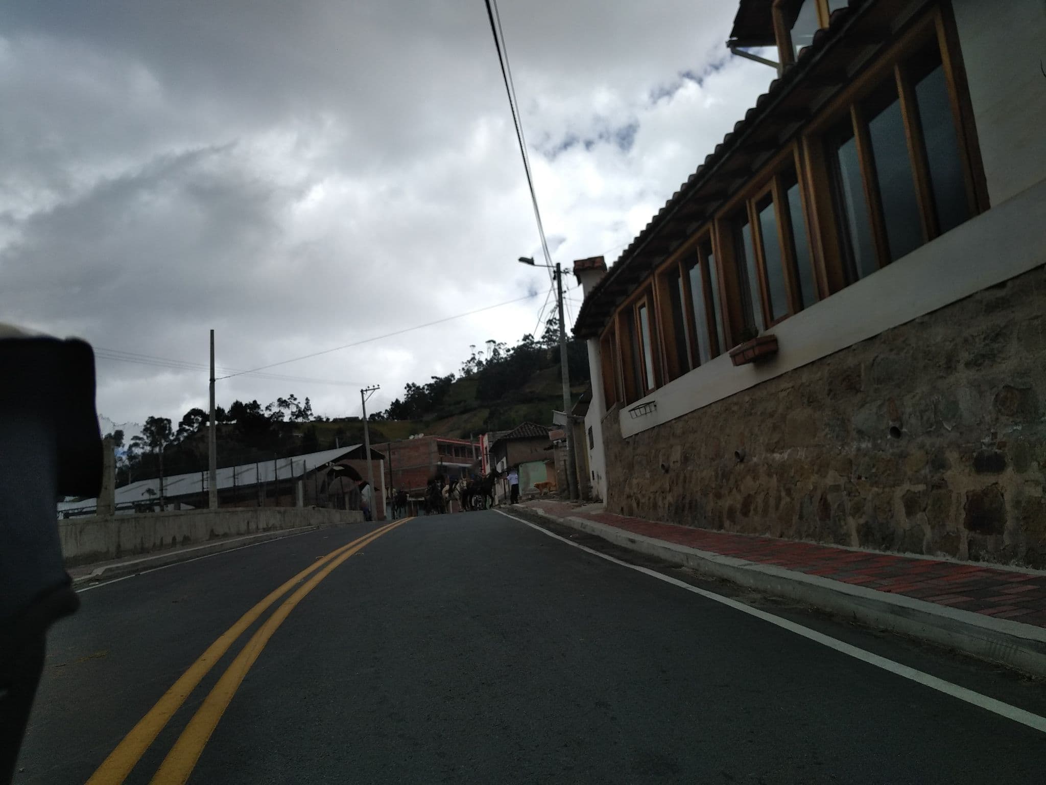 Street view near Mama Hilda Hostel, Saquisilí — © nomadmapper (CC BY-SA · Mapillary)